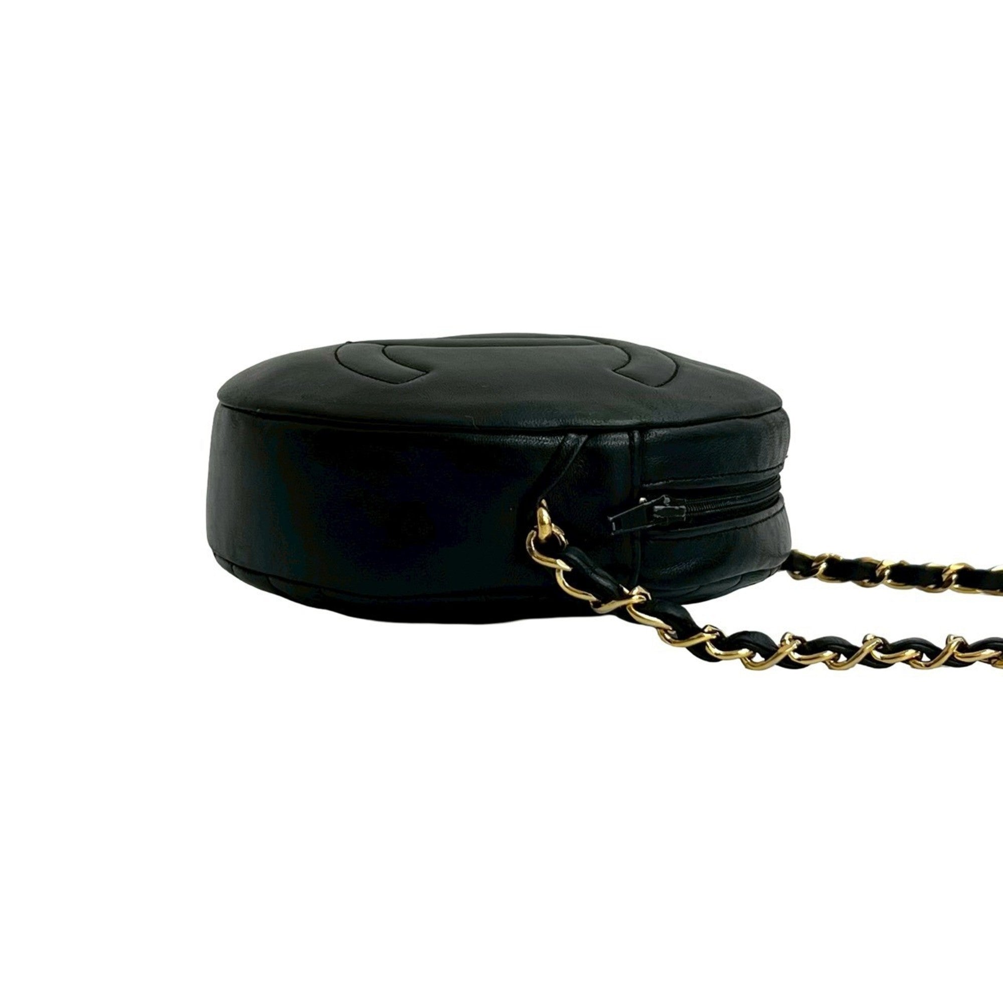 Chanel Black Leather Pochette Shoulder Bag (Pre-Owned)