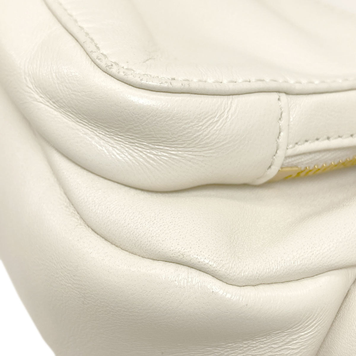 Miu Miu White Leather Handbag (Pre-Owned)