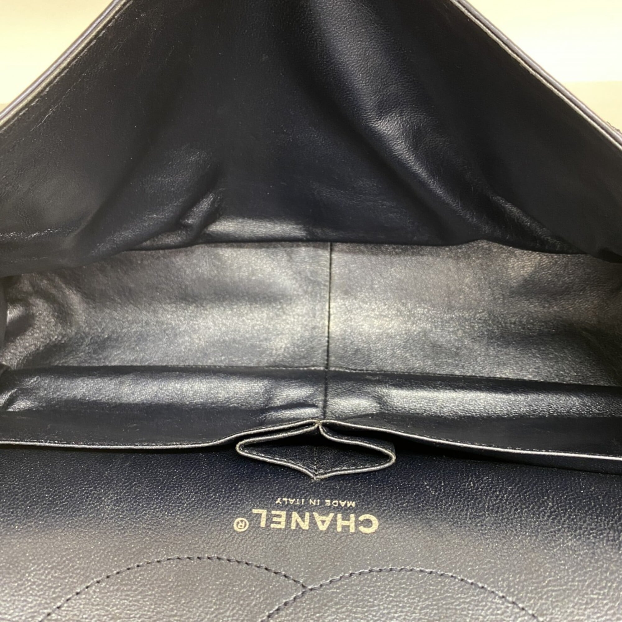 Chanel Metallic Navy Leather Shoulder Bag (Pre-Owned)