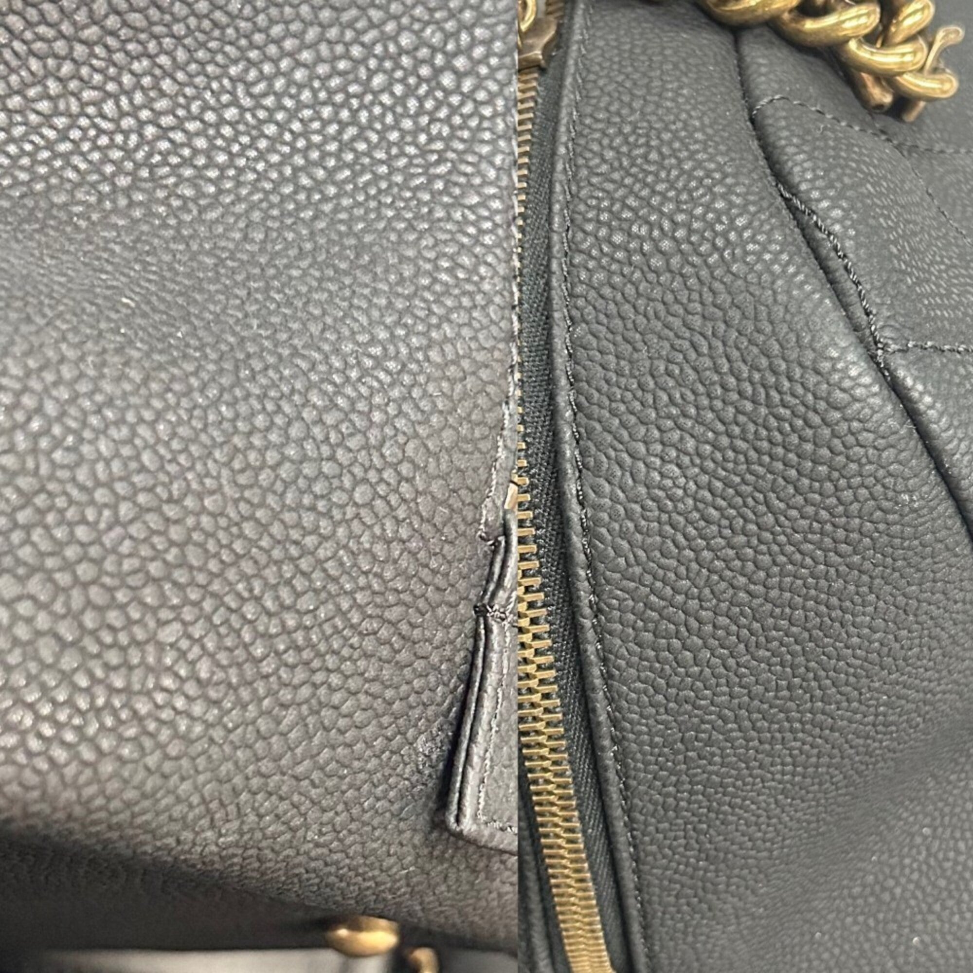 Chanel Black Leather Handbag Shoulder Bag (Pre-Owned)