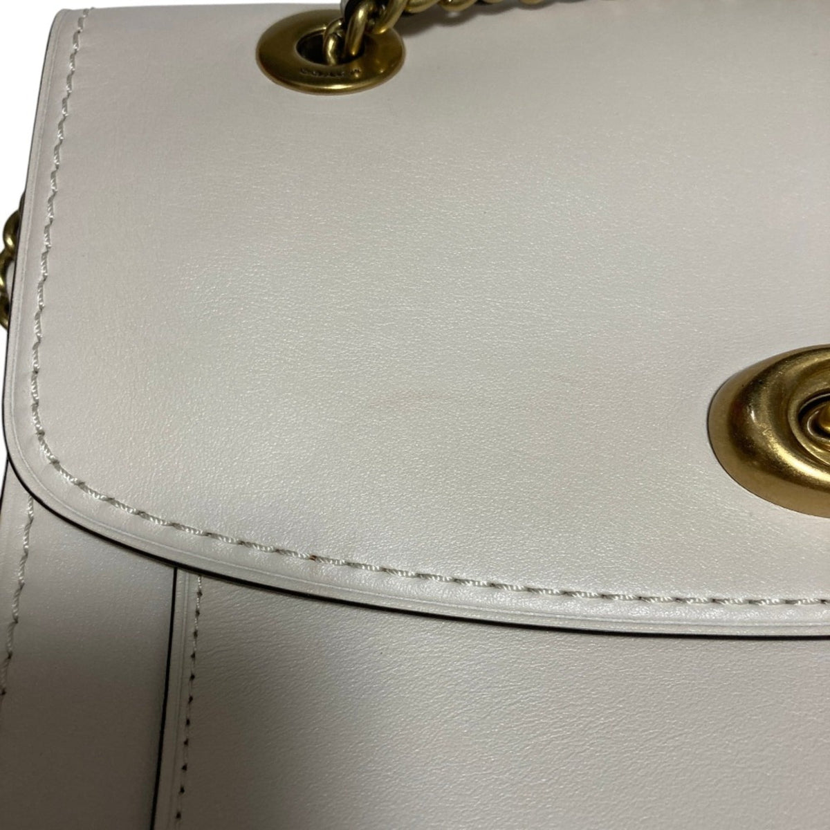 Coach White Leather Shoulder Bag (Pre-Owned)
