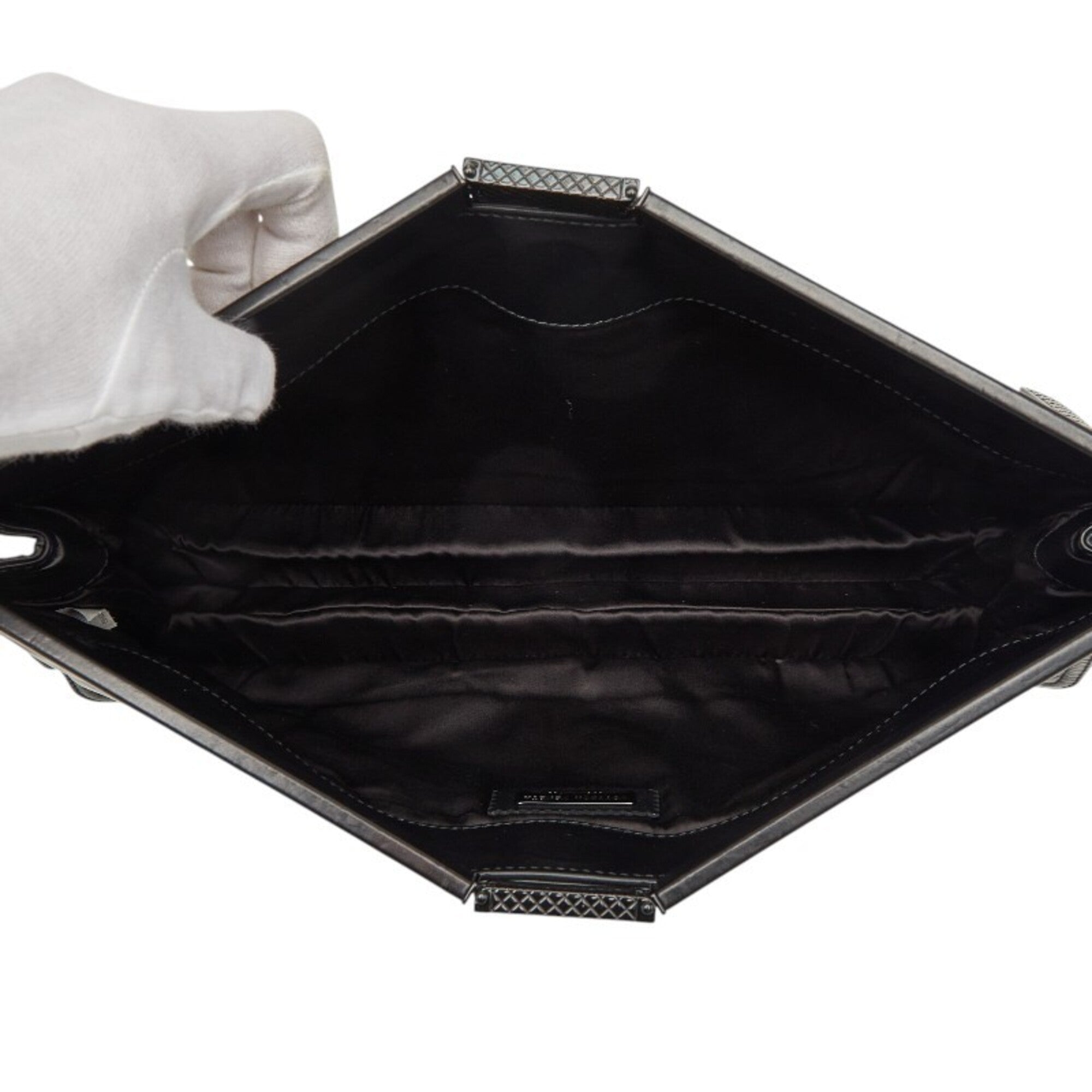 Bottega Veneta Black Leather Clutch Bag (Pre-Owned)