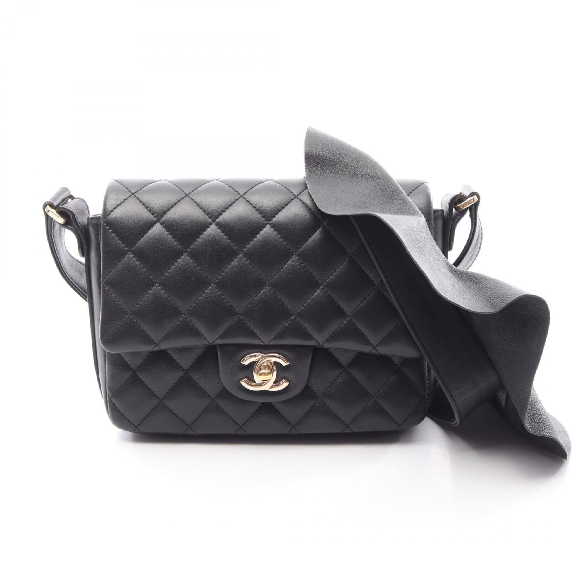 Chanel Black Leather Handbag Shoulder Bag (Pre-Owned)