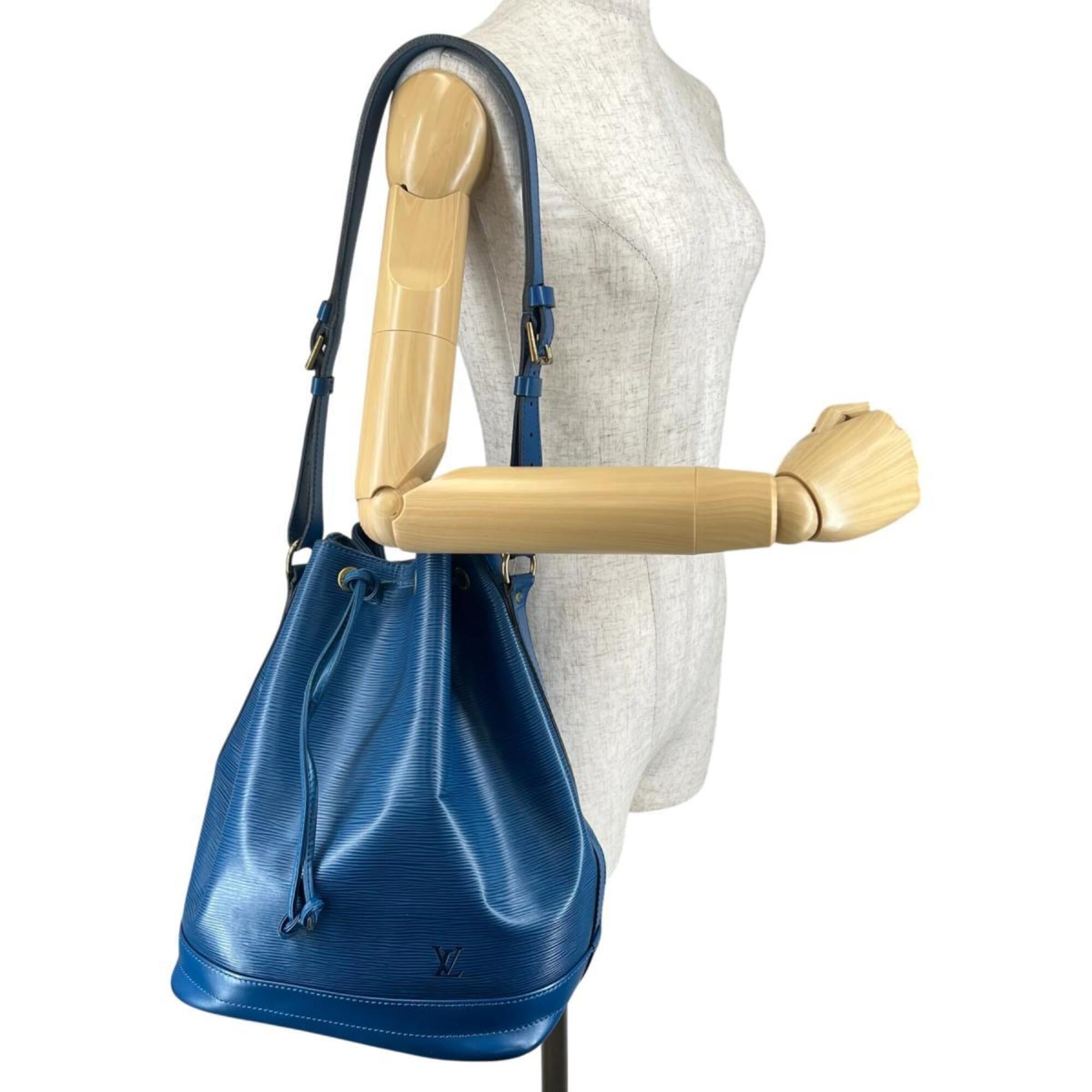 Louis Vuitton Toledo Blue Epi Leather Shoulder Bag (Pre-Owned)