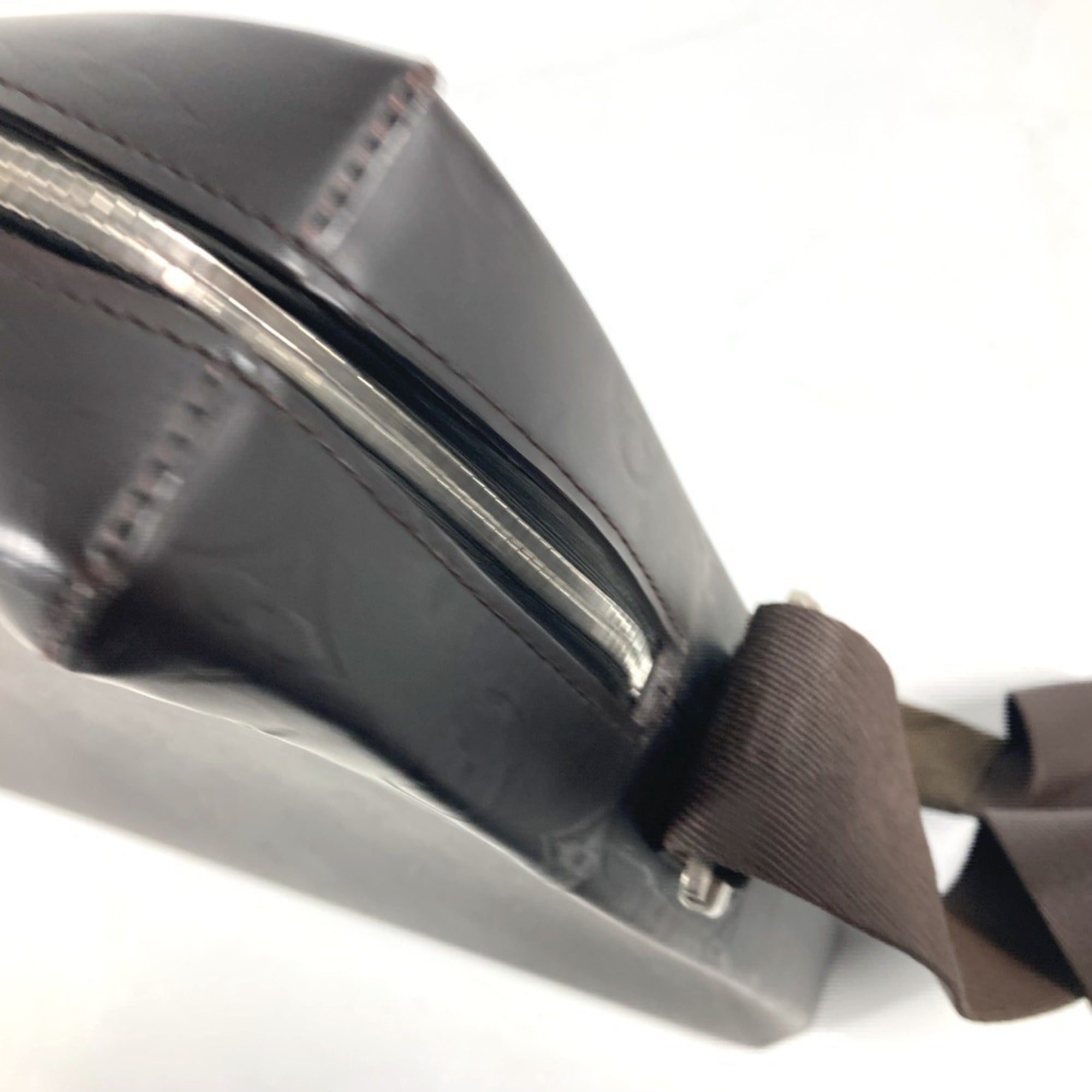 Louis Vuitton Brown Leather Shoulder Bag (Pre-Owned)