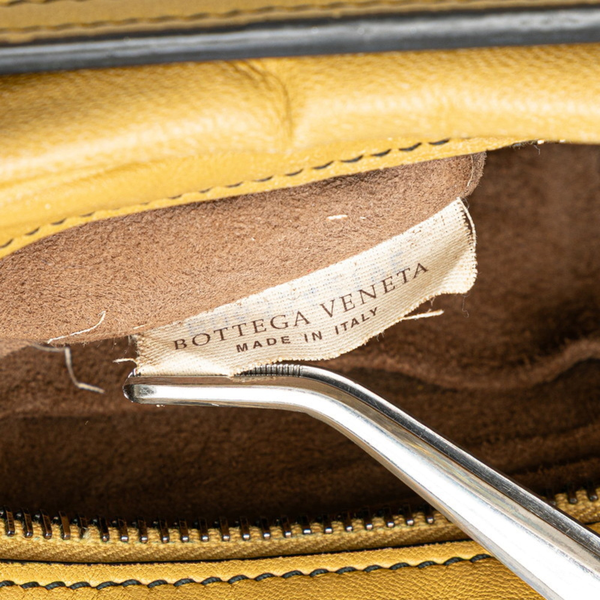 Bottega Veneta Intrecciato Yellow Leather Shoulder Bag (Pre-Owned)
