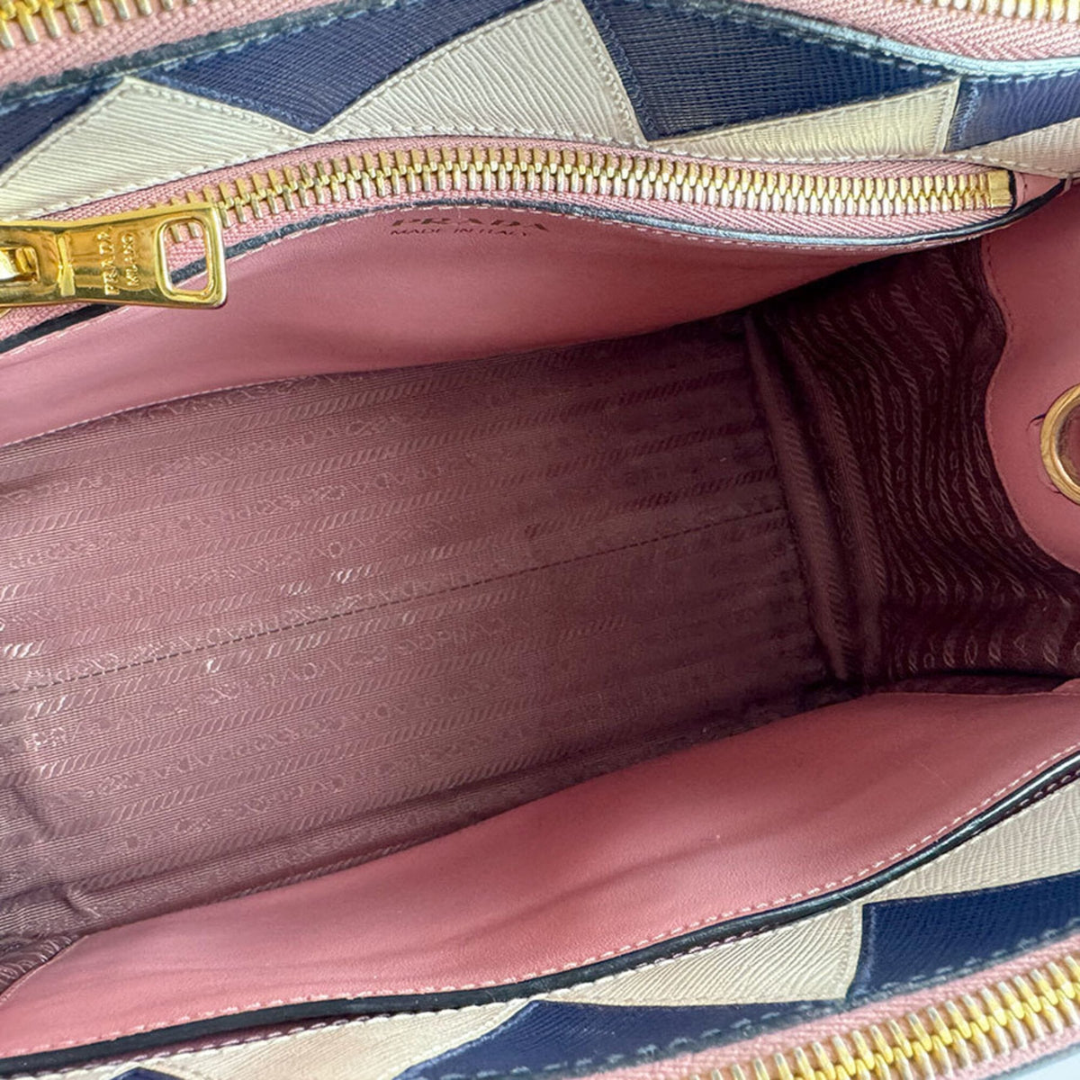 Prada Pink Leather Handbag (Pre-Owned)
