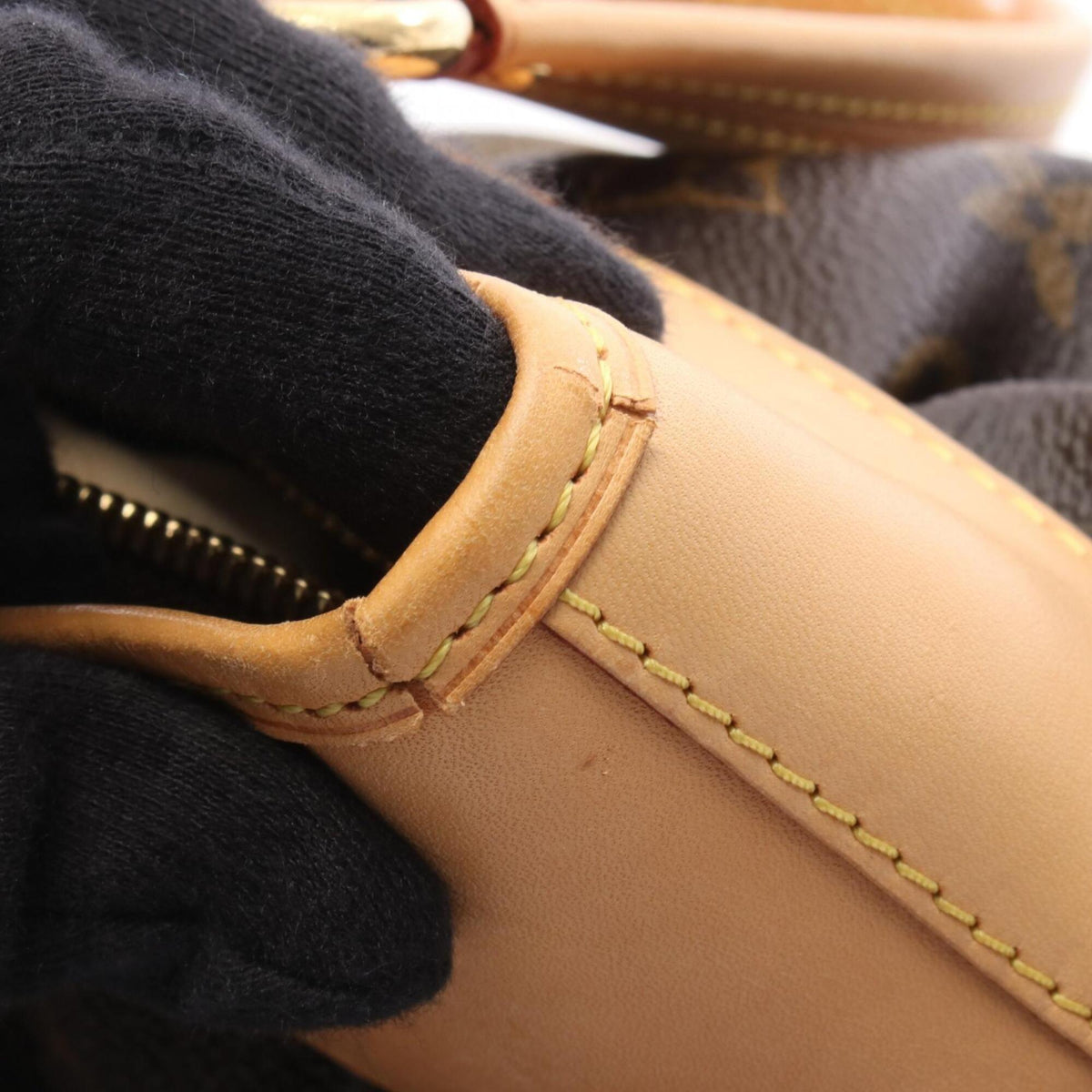 Louis Vuitton Brown Monogram Monogram Handbag (Pre-Owned)