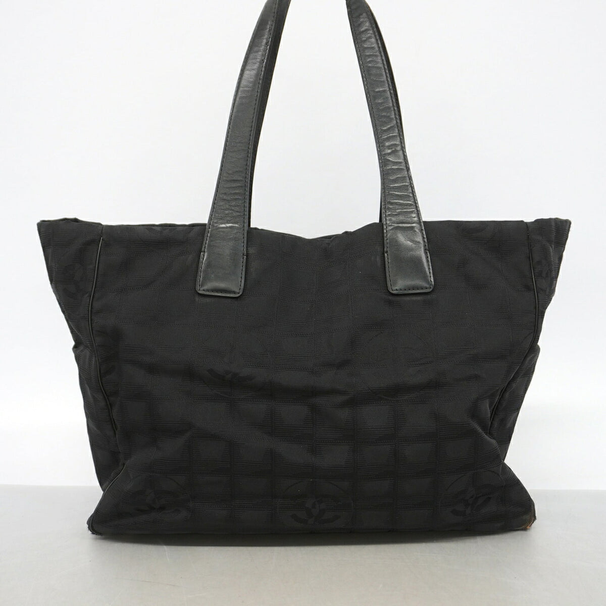 Chanel Black Nylon Tote Bag (Pre-Owned)