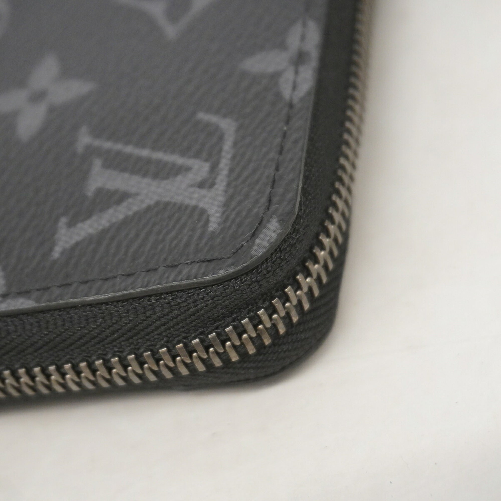 Louis Vuitton Black Long Wallet (Bi-Fold) (Pre-Owned)