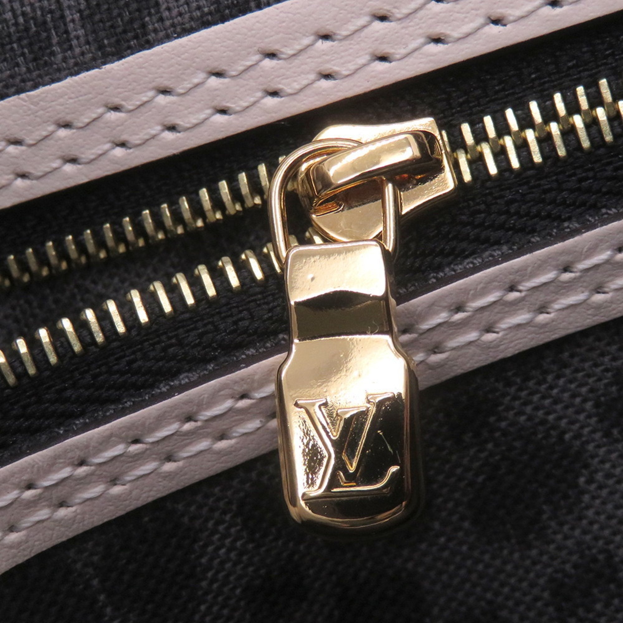 Louis Vuitton Leopard Monogram Monogram Pouch Tote Bag (Pre-Owned)