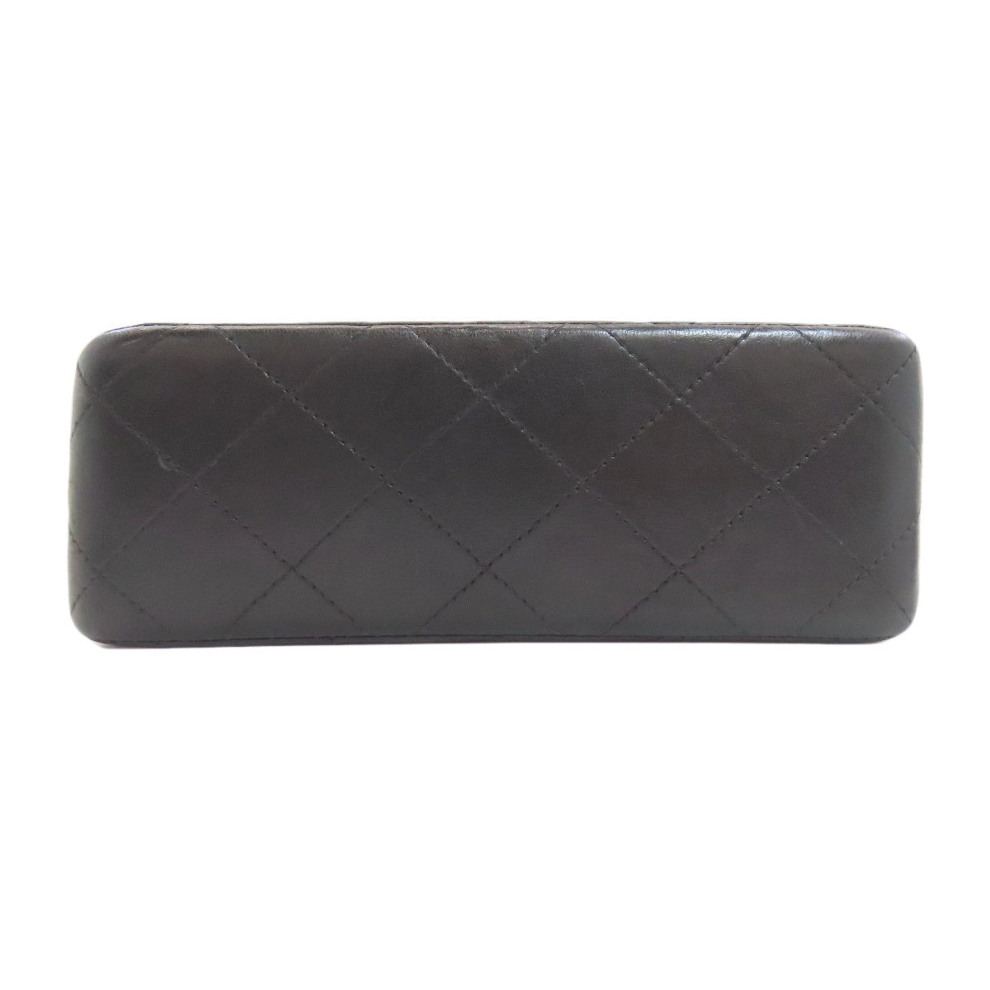 Chanel Black Leather Shoulder Bag (Pre-Owned)