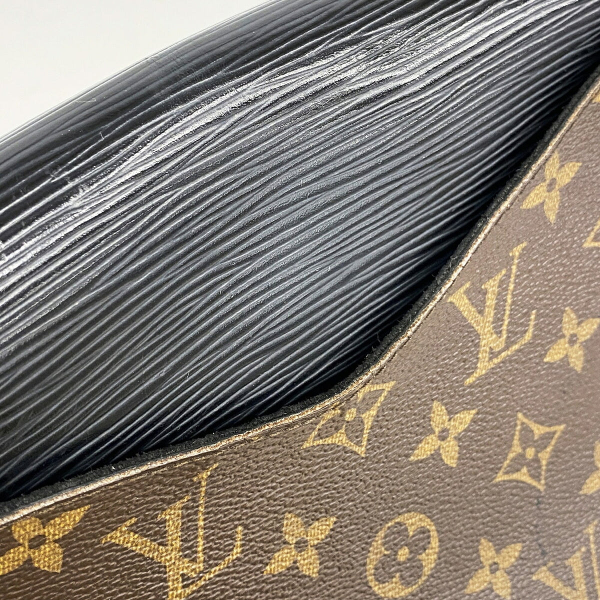 Louis Vuitton Brown Noir Shoulder Bag (Pre-Owned)