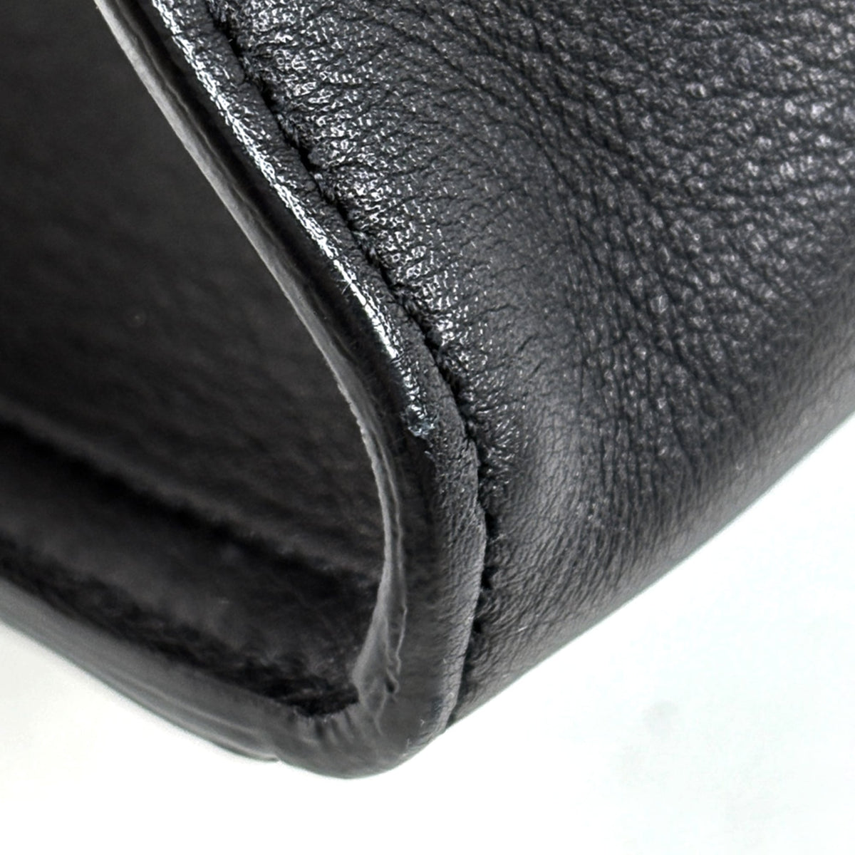 Yves Saint Laurent Black Leather Handbag (Pre-Owned)