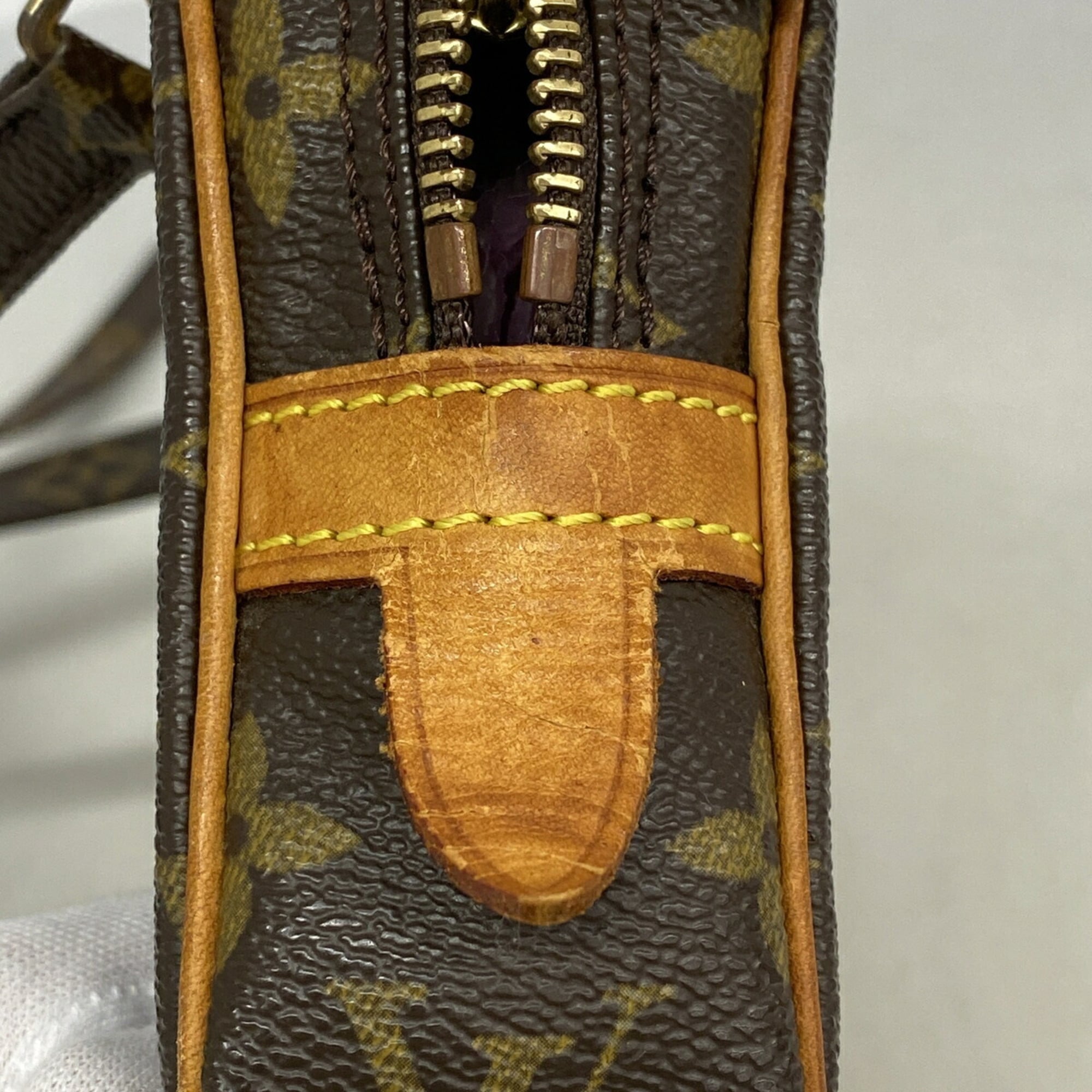 Louis Vuitton Brown Shoulder Bag (Pre-Owned)