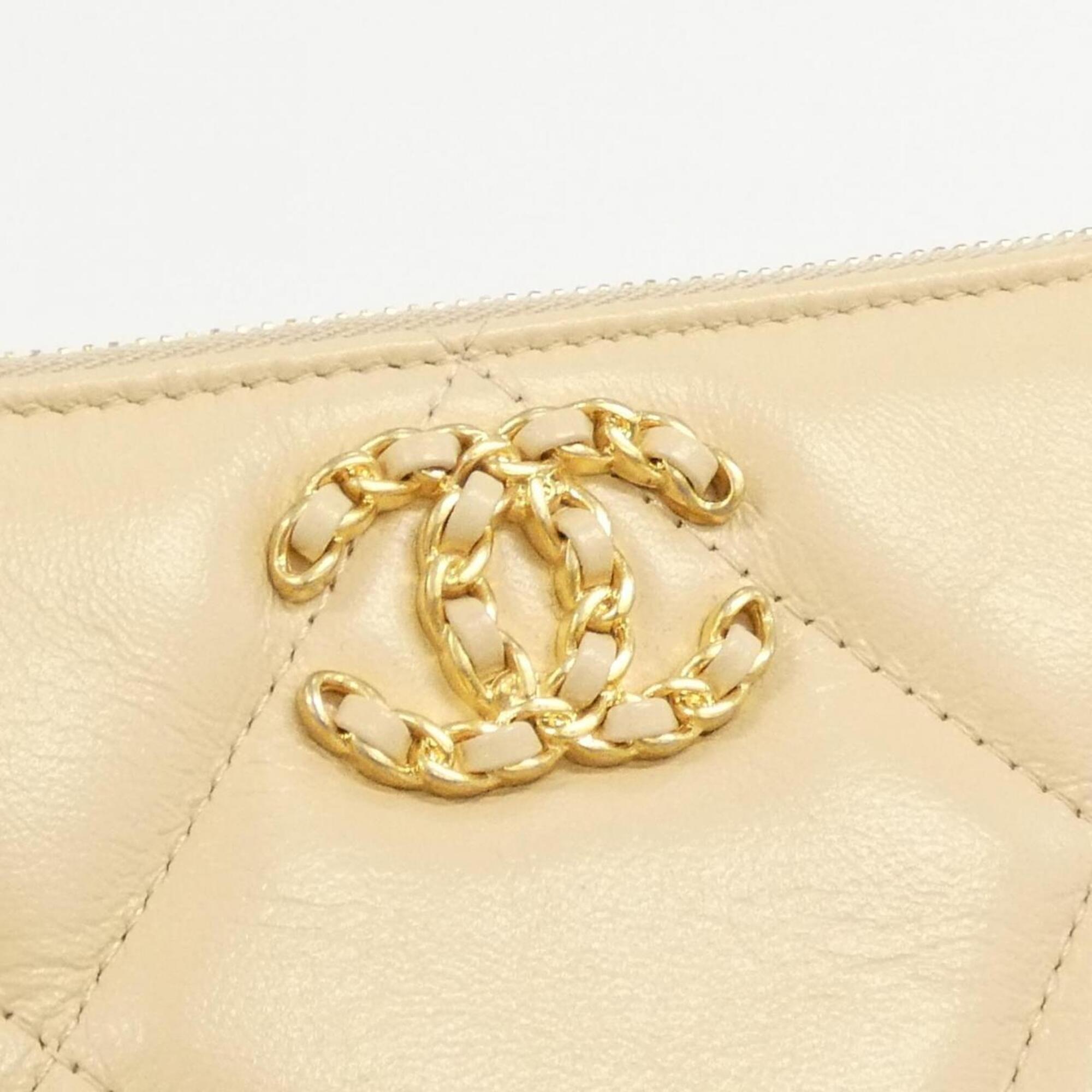 Chanel Beige Leather Handbag Pouch (Pre-Owned)