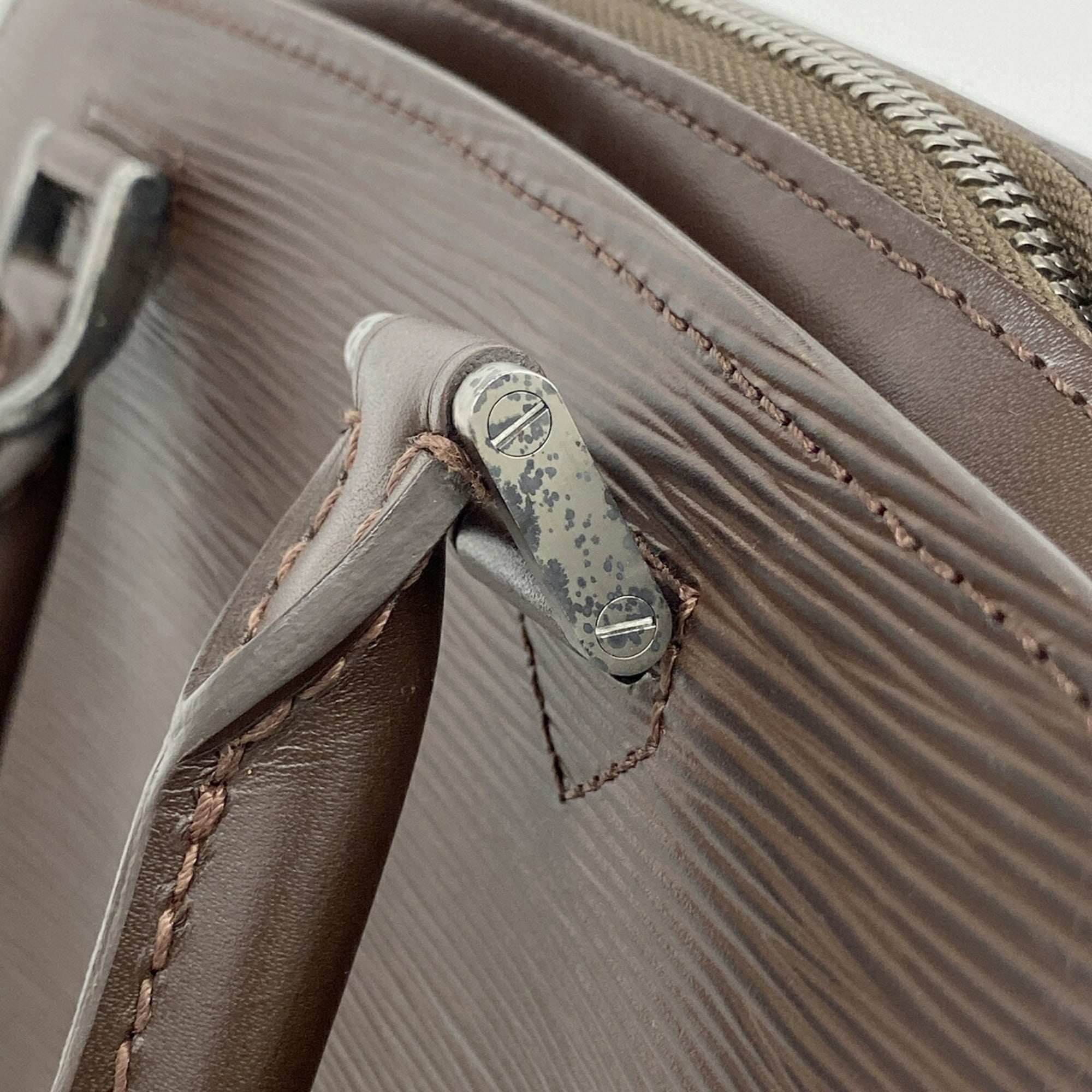 Louis Vuitton Mocha Handbag (Pre-Owned)