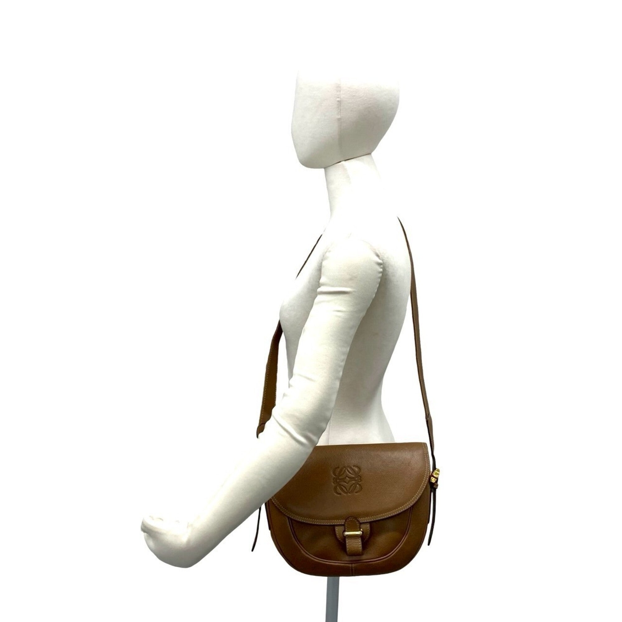 Loewe Beige Leather Pochette Shoulder Bag (Pre-Owned)