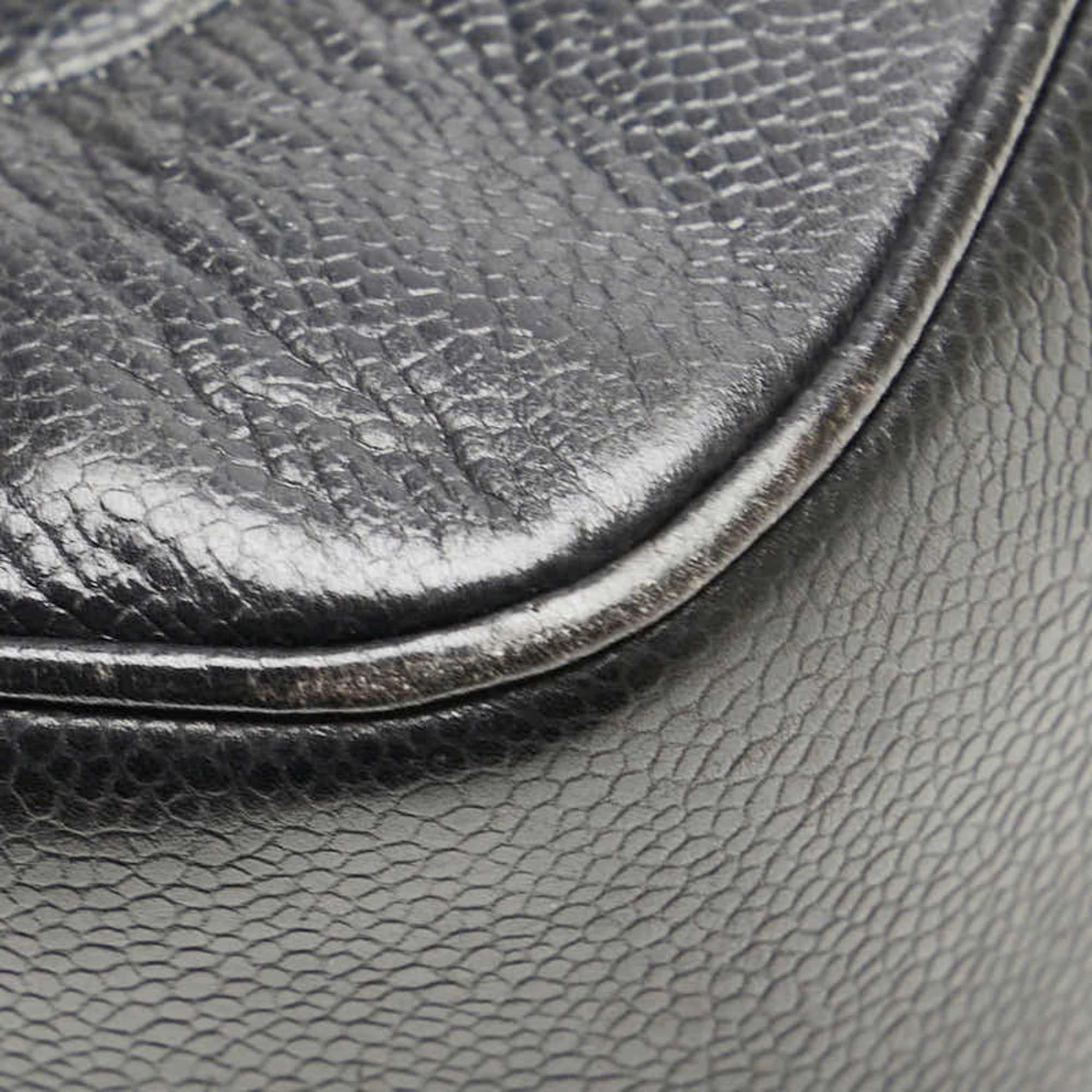 Chanel Black Grained Calfskin Handbag (Pre-Owned)