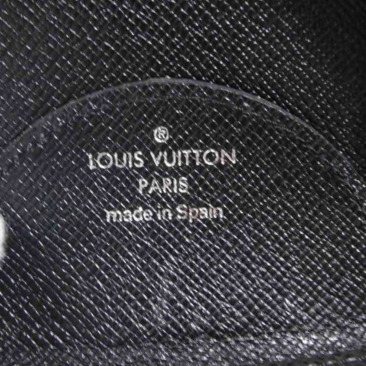 Louis Vuitton Black Taiga Leather Coin Purse/Coin Case (Pre-Owned)