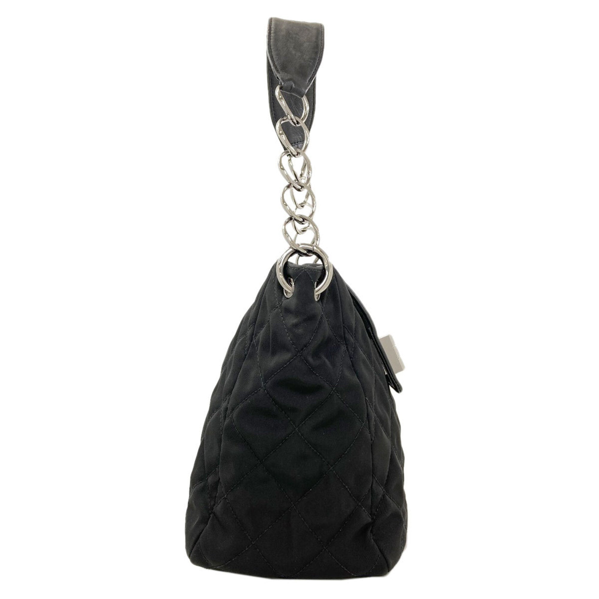 Chanel Matelasse Black Nylon Leather Shoulder Bag (Pre-Owned)