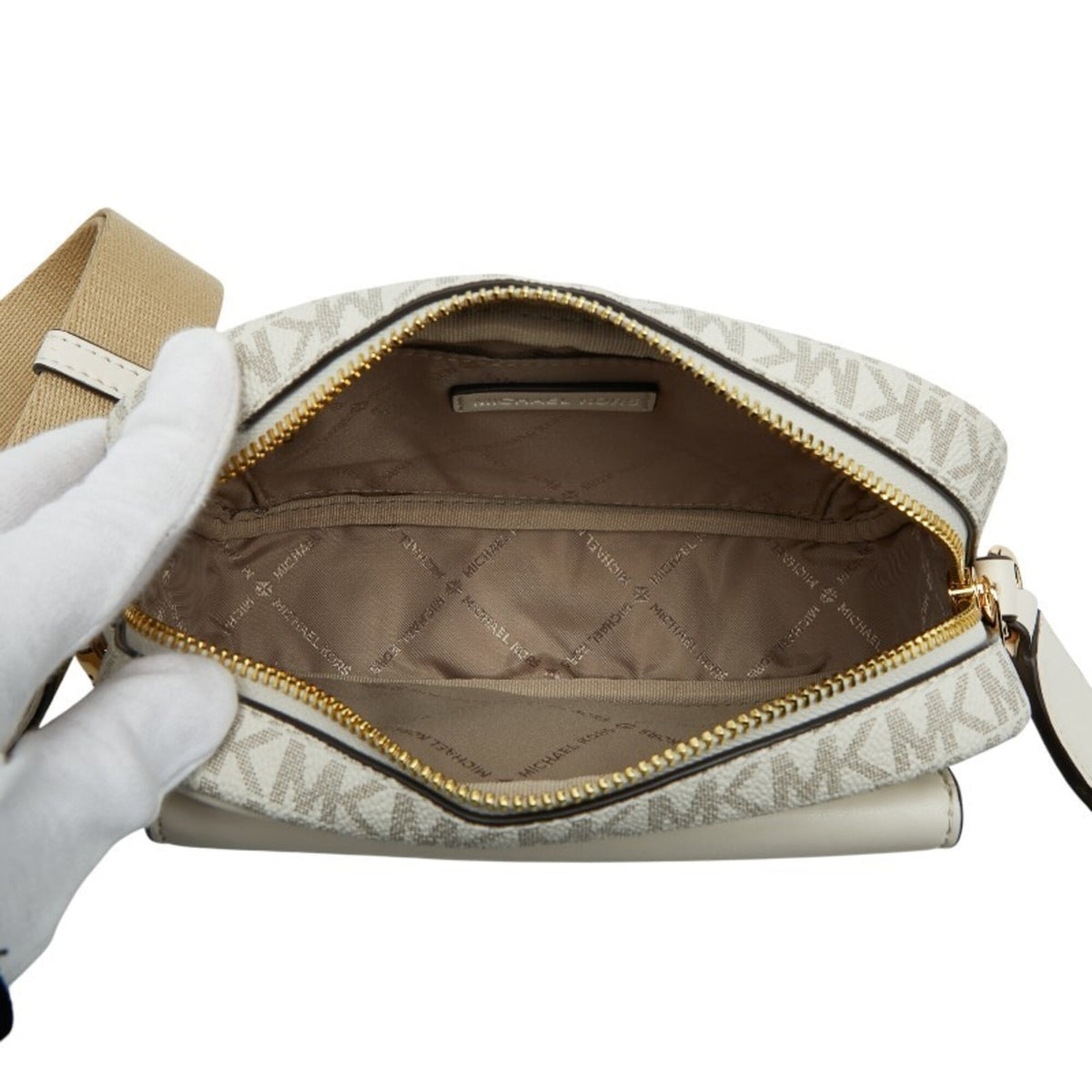 Michael Kors Beige White Leather Pvc Pouch Shoulder Bag (Pre-Owned)