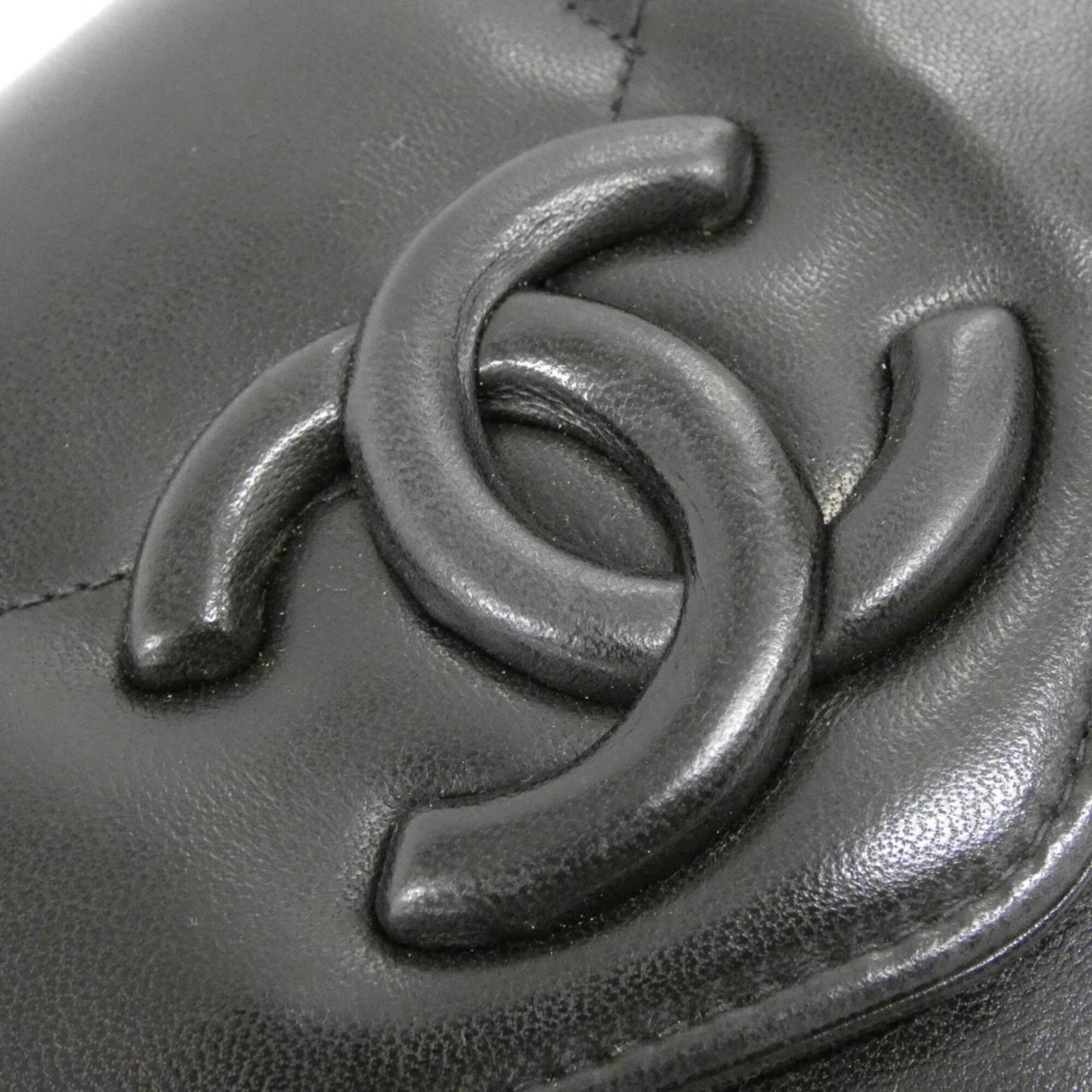 Chanel Black Leather Shoulder Bag (Pre-Owned)
