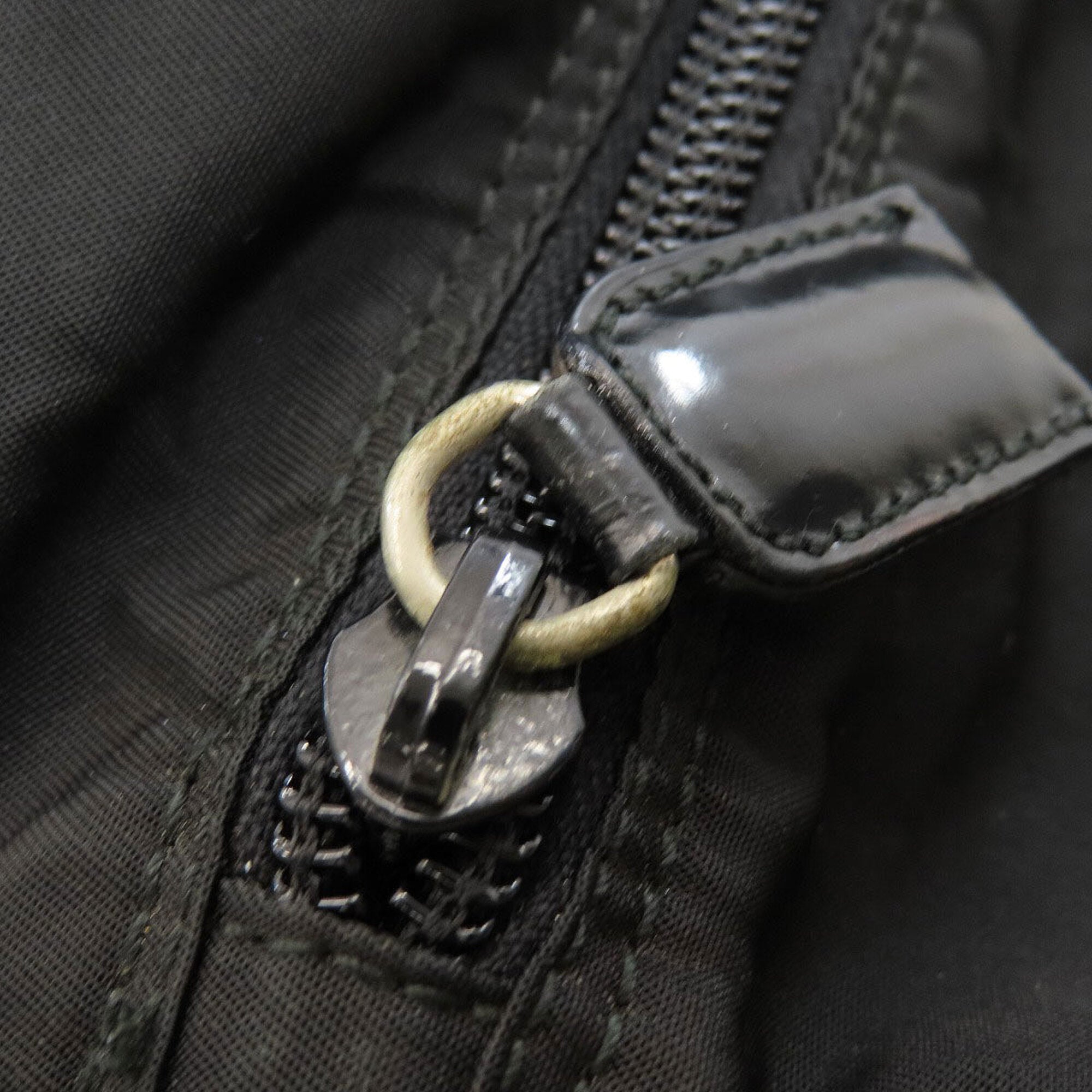 Prada Black Nylon Messenger Bag Shoulder Bag (Pre-Owned)