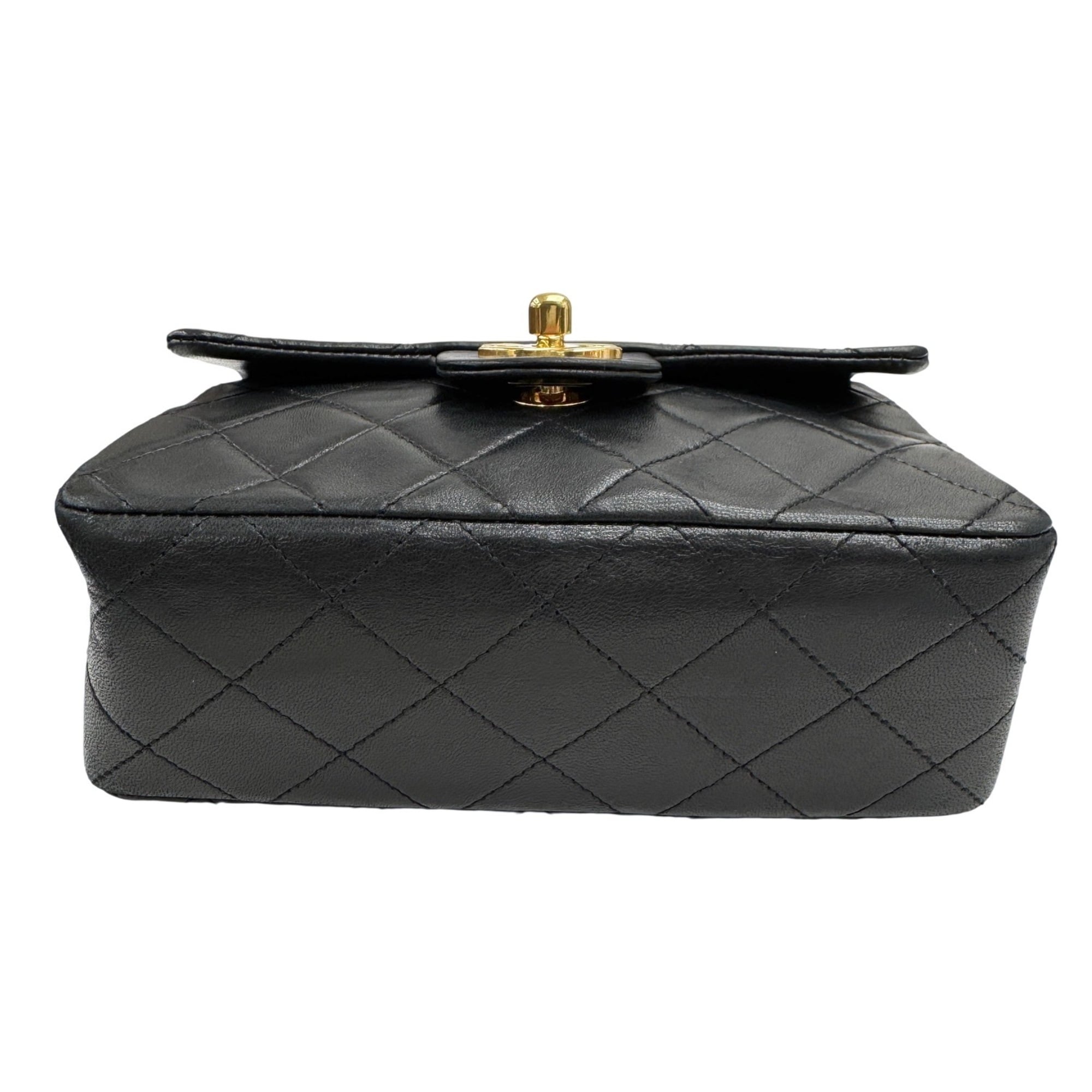 Chanel Black Gold Leather Shoulder Bag (Pre-Owned)