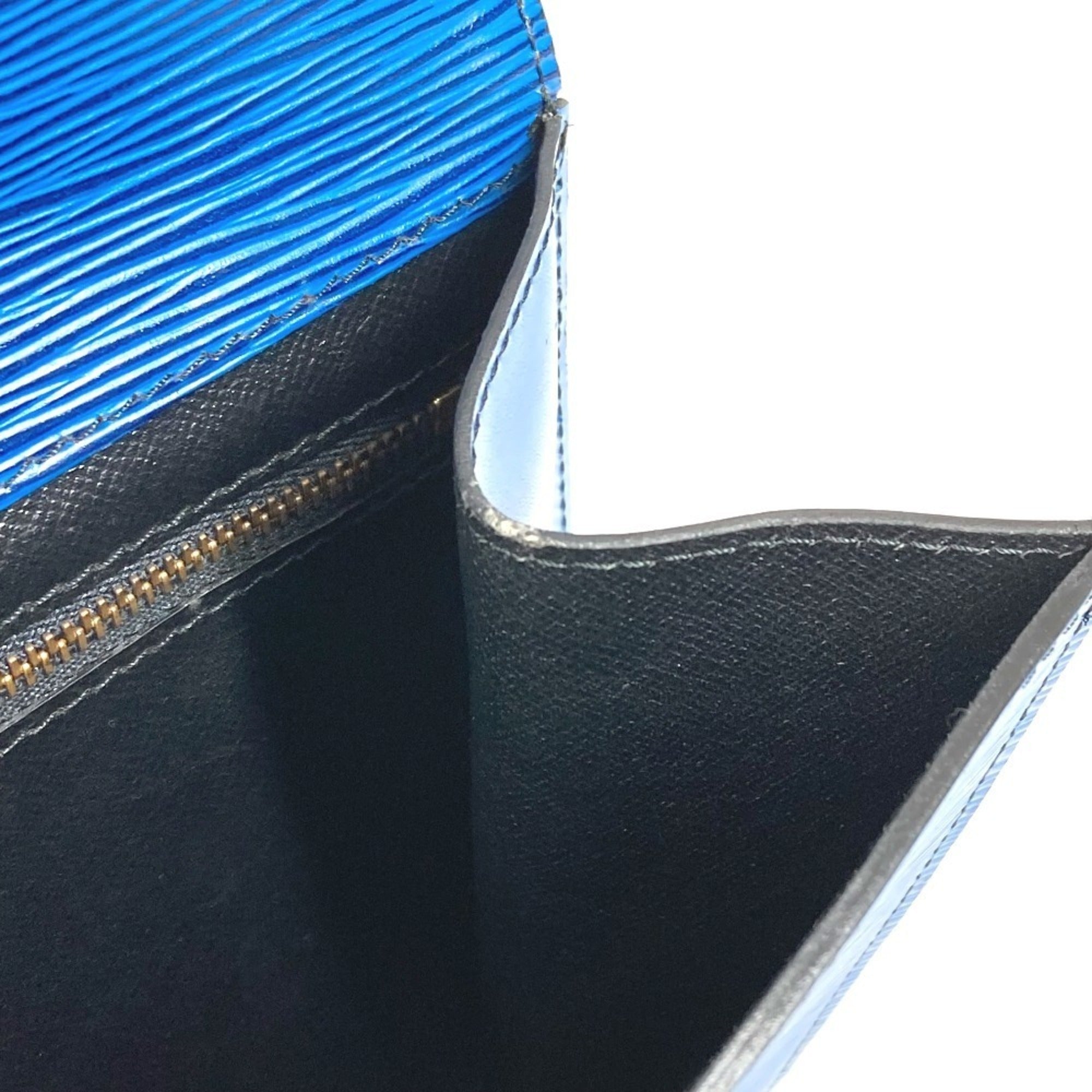 Louis Vuitton Blue Toledo Blue Epi Leather Clutch Bag (Pre-Owned)