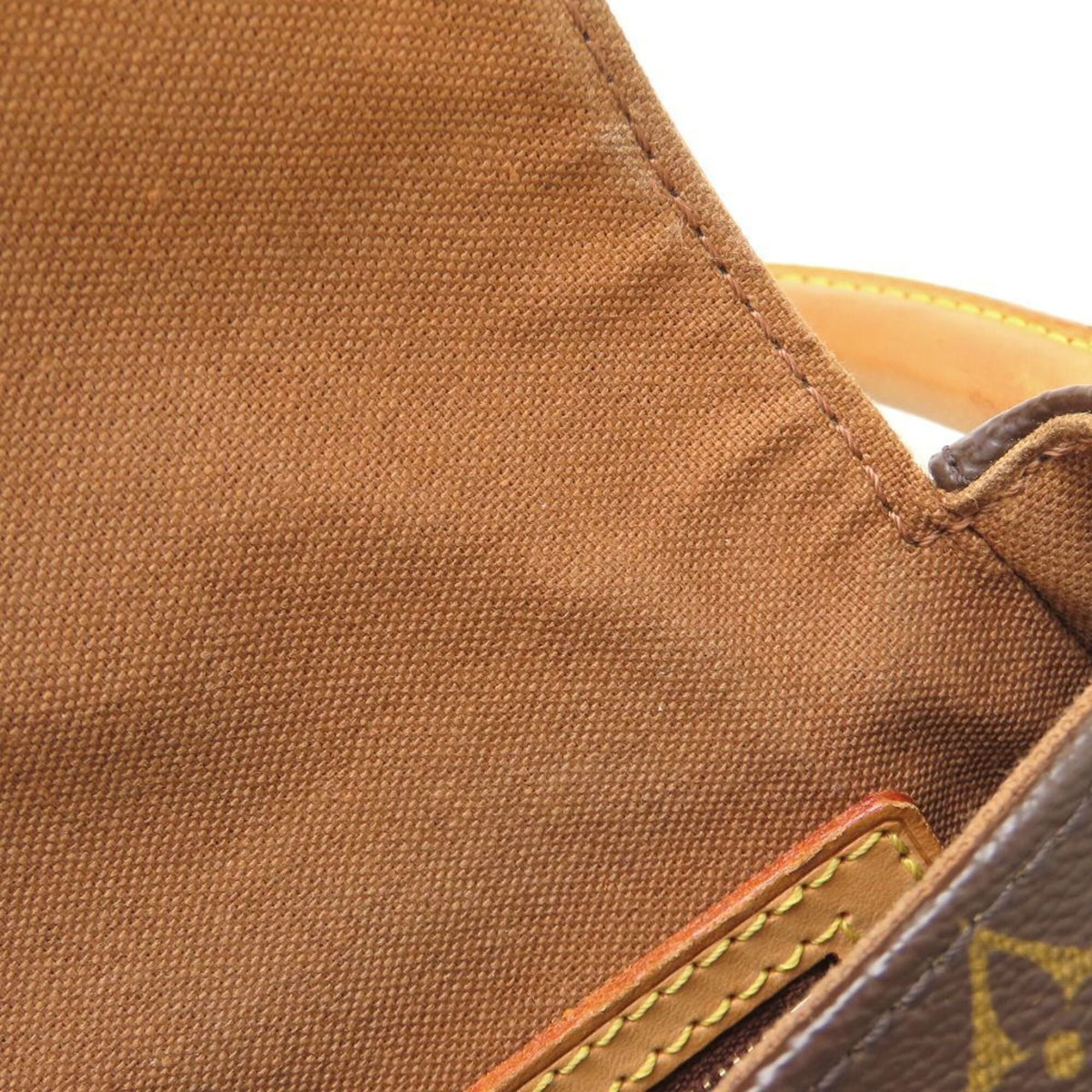 Louis Vuitton Brown Monogram Canvas Handbag (Pre-Owned)