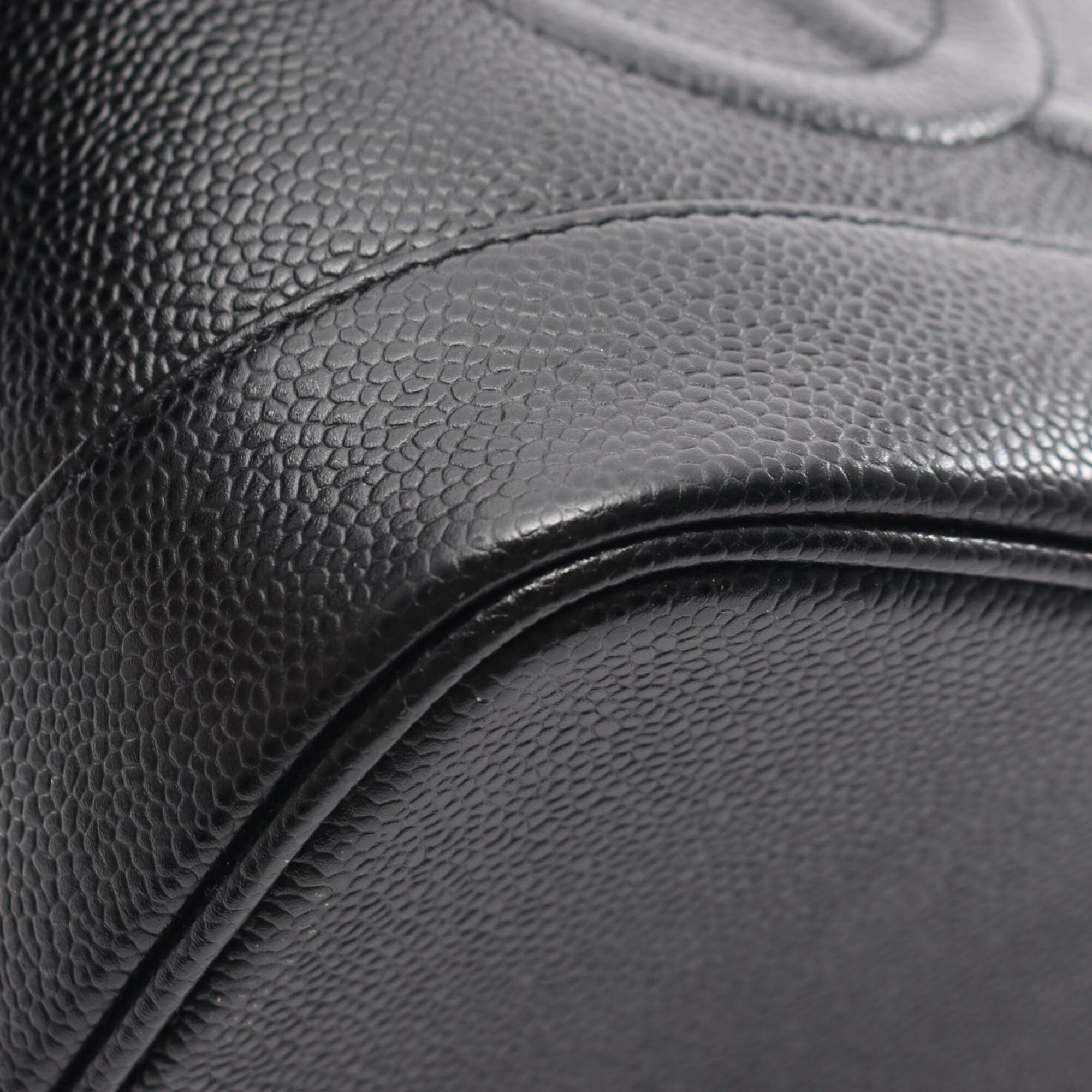 Chanel Black Grained Calfskin Handbag (Pre-Owned)