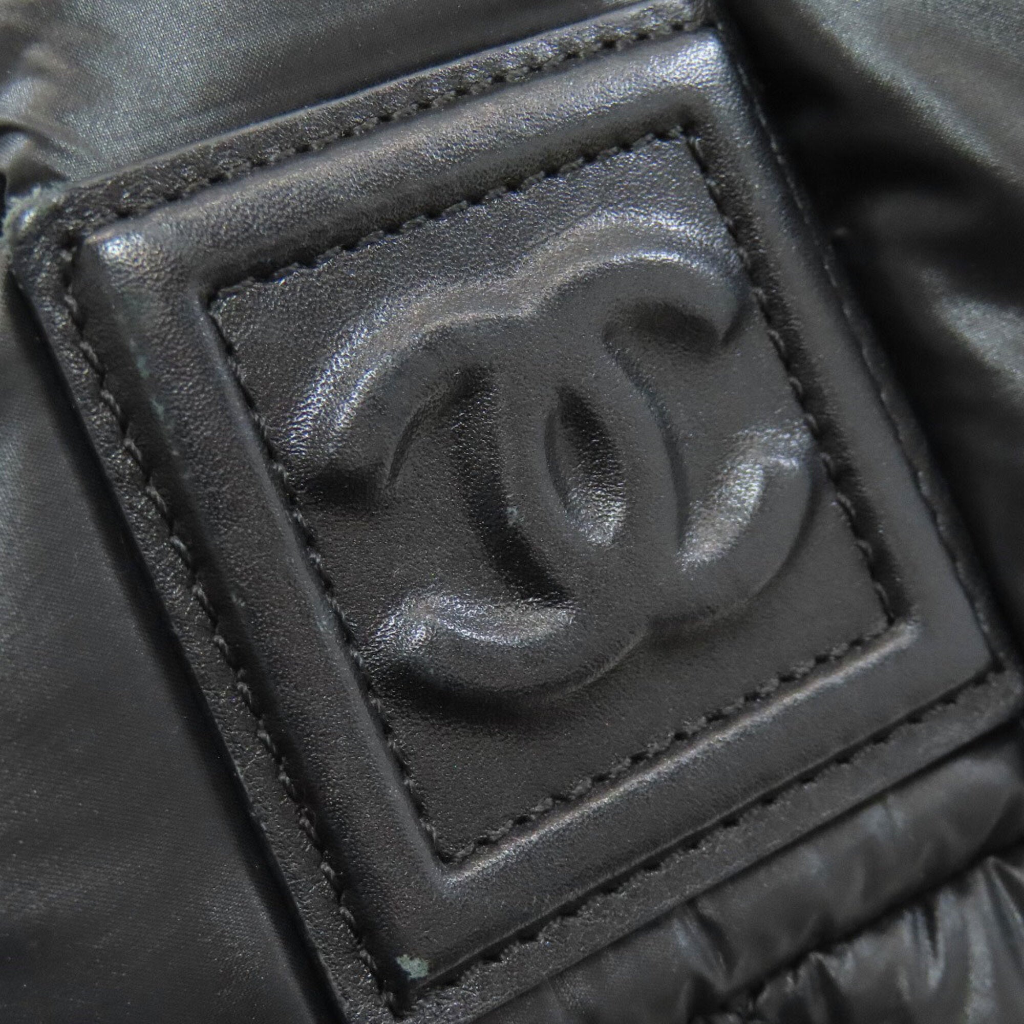 Chanel Black Nylon Handbag (Pre-Owned)
