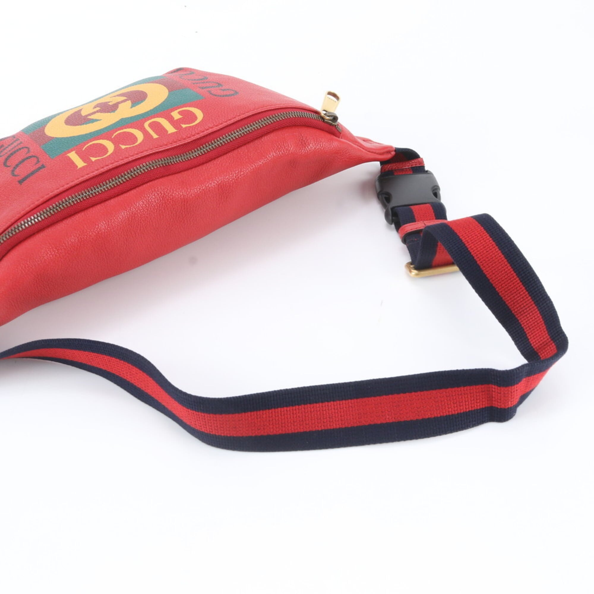Gucci Red Color Leather Pouch Shoulder Bag Sling Bag (Pre-Owned)