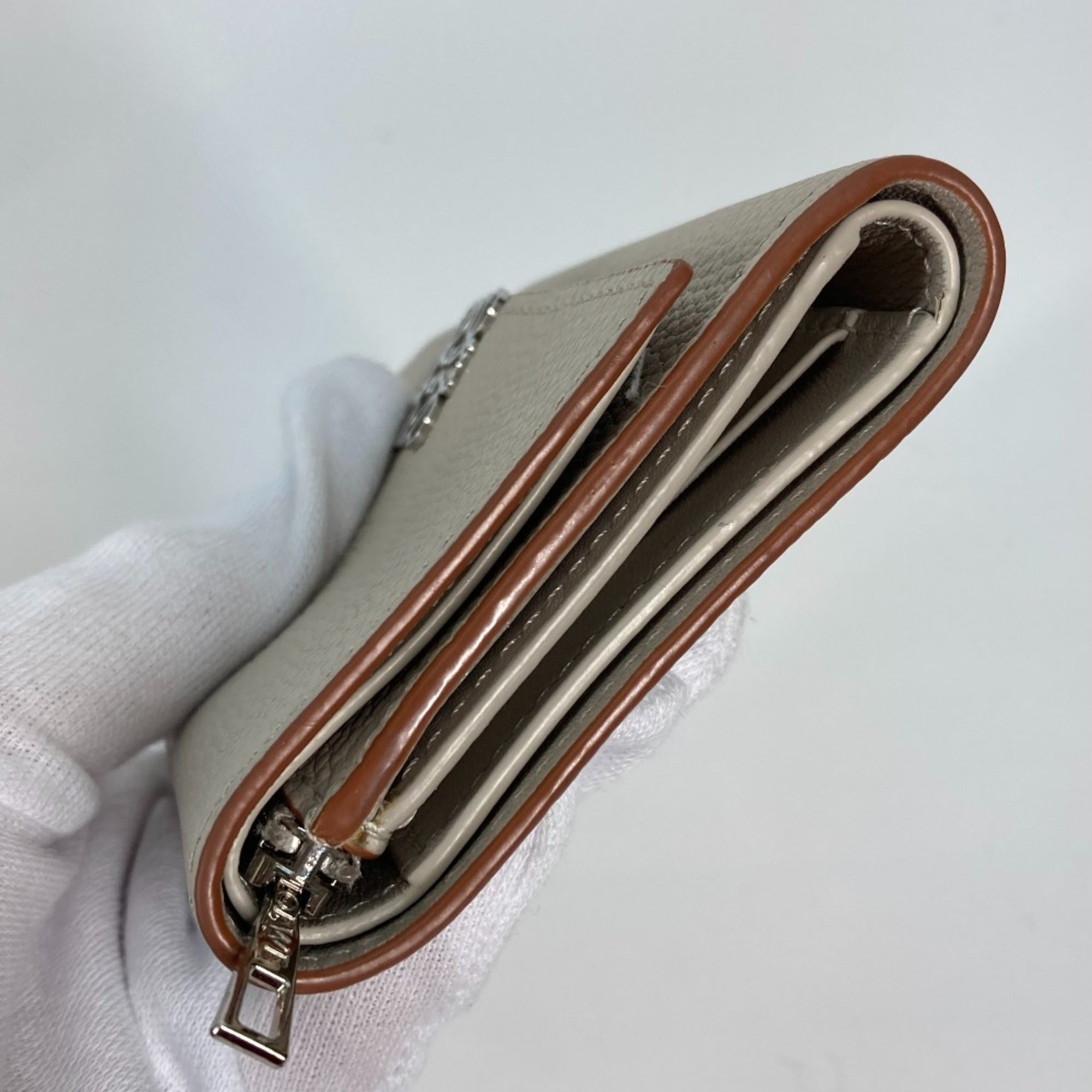 Loewe Beige Leather Coin Purse/Coin Case (Pre-Owned)