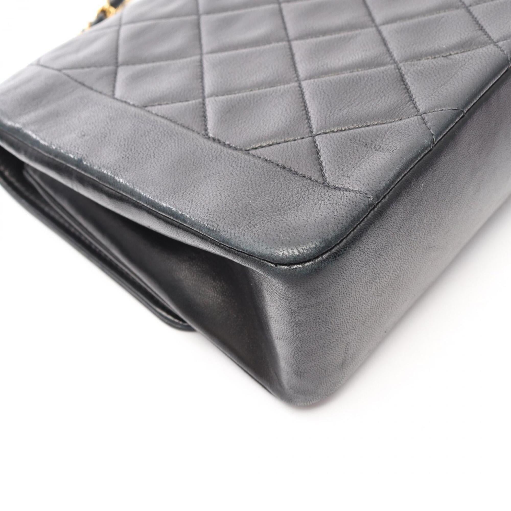 Chanel Black Leather Handbag Shoulder Bag (Pre-Owned)