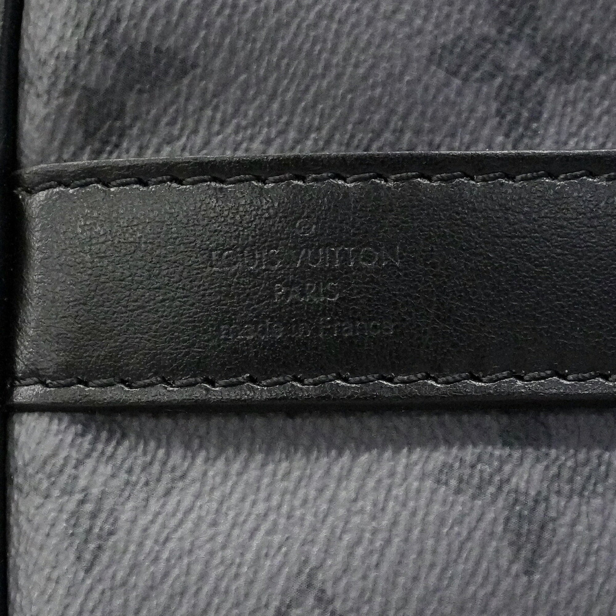 Louis Vuitton Black Handbag (Pre-Owned)