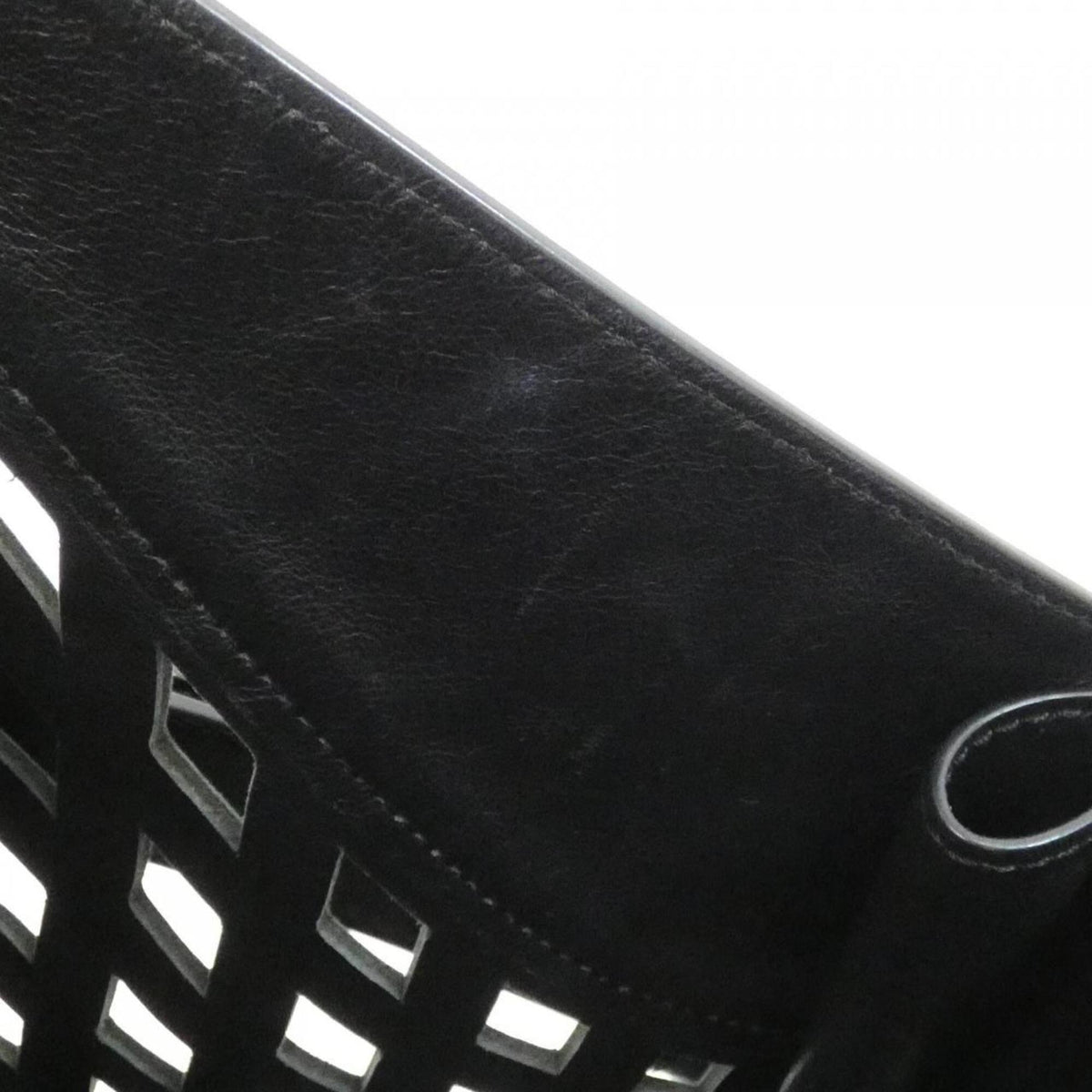 Loewe Black Leather Pouch Shoulder Bag (Pre-Owned)