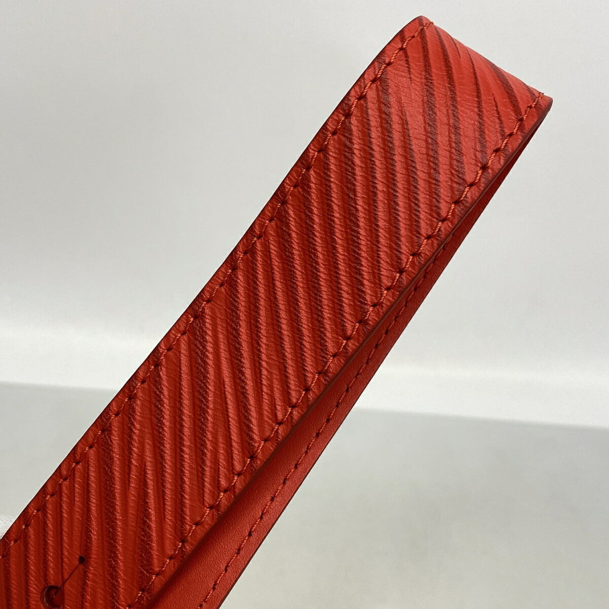 Louis Vuitton Red Color Shoulder Bag (Pre-Owned)