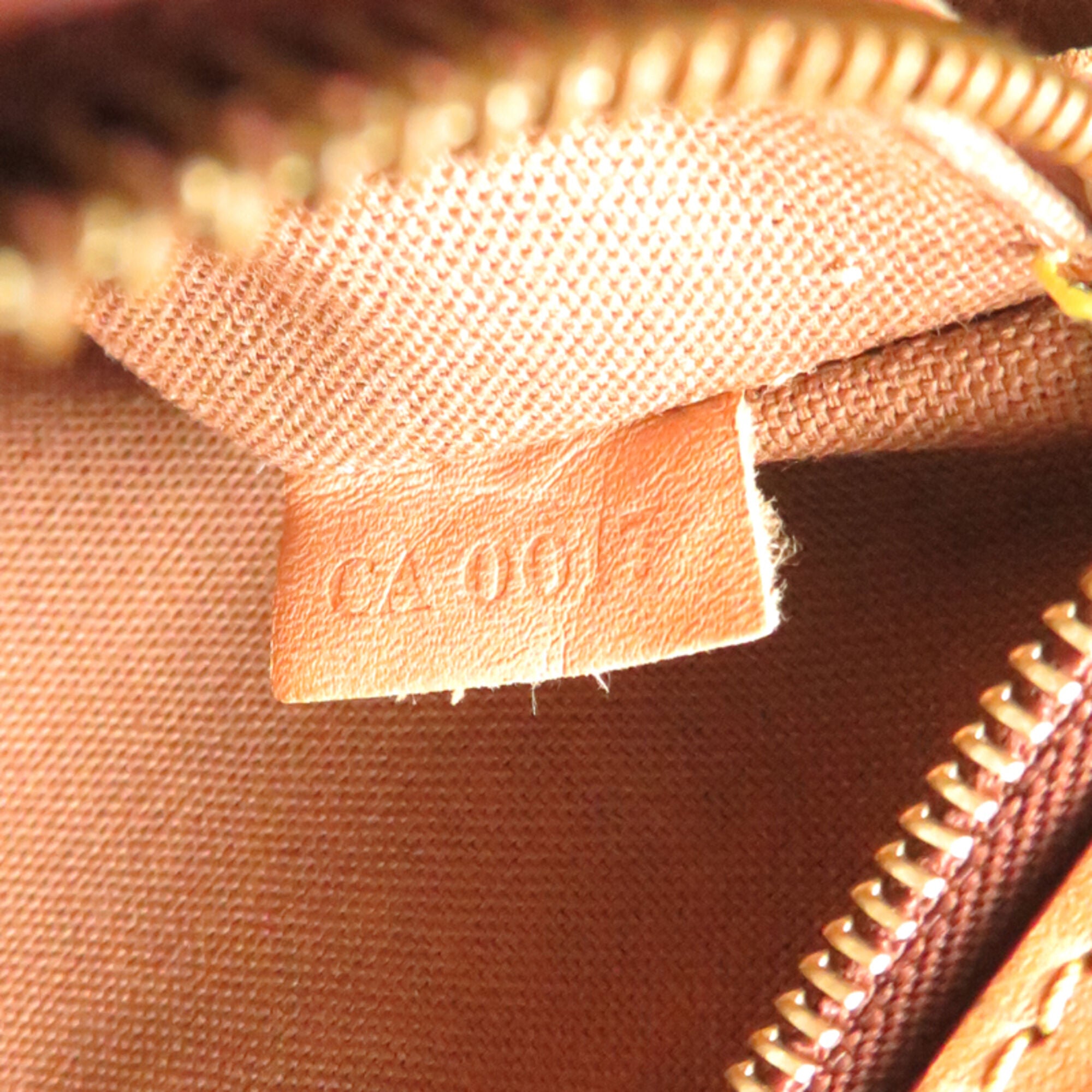 Louis Vuitton Brown Monogram Shoulder Bag (Pre-Owned)
