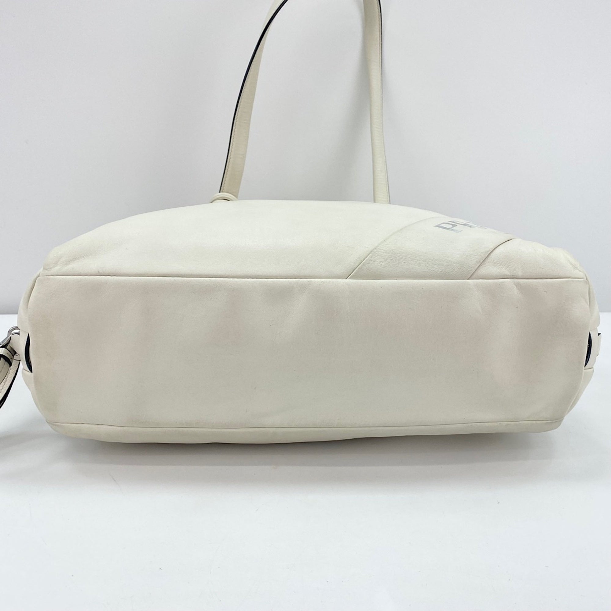 Prada White Shoulder Bag (Pre-Owned)