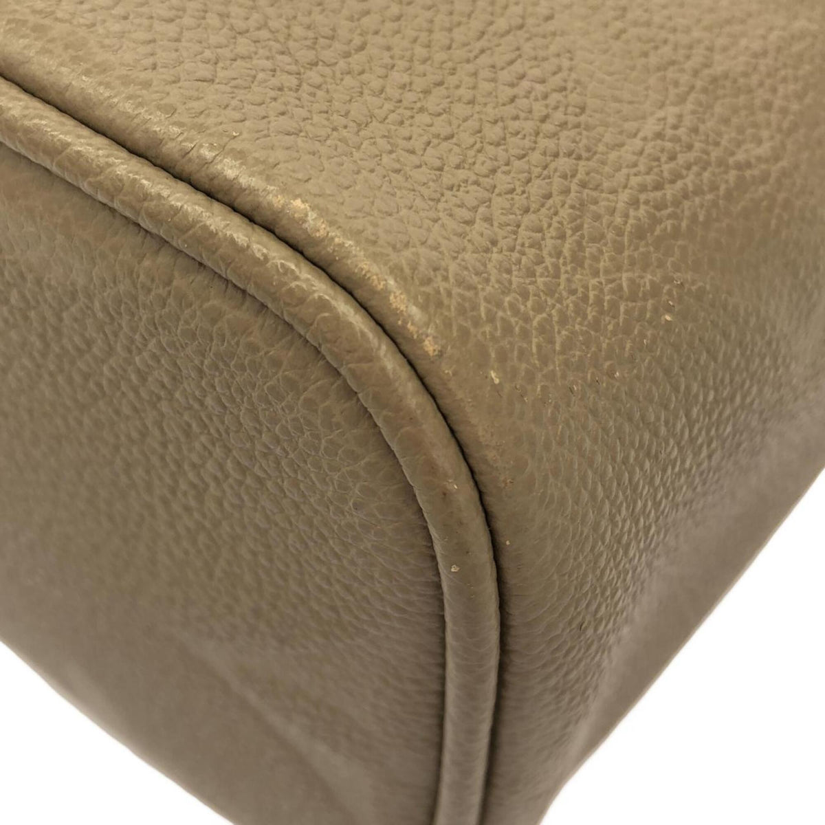 Louis Vuitton Tourterelle Leather Handbag (Pre-Owned)