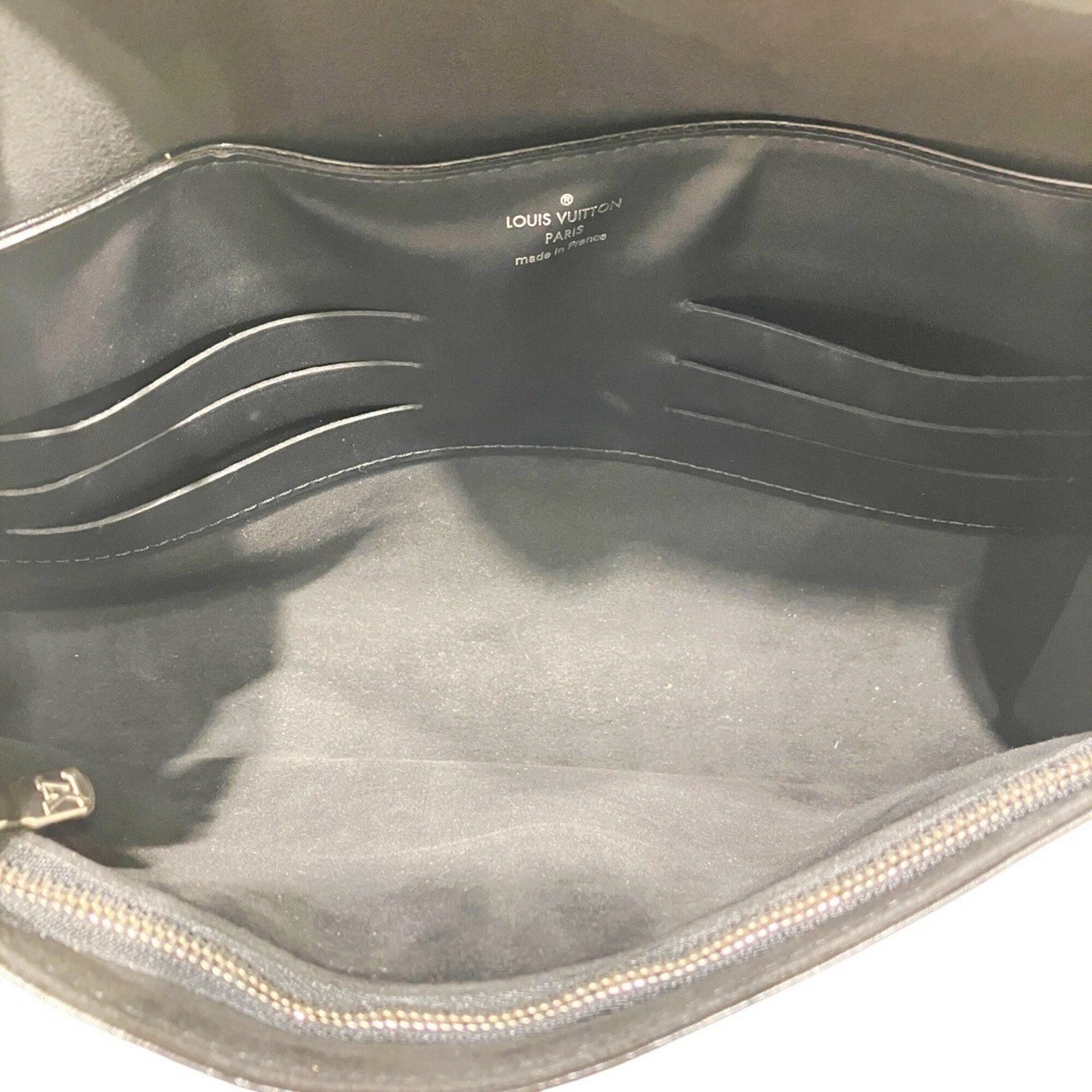 Louis Vuitton Noir Patent Leather Pochette Shoulder Bag (Pre-Owned)