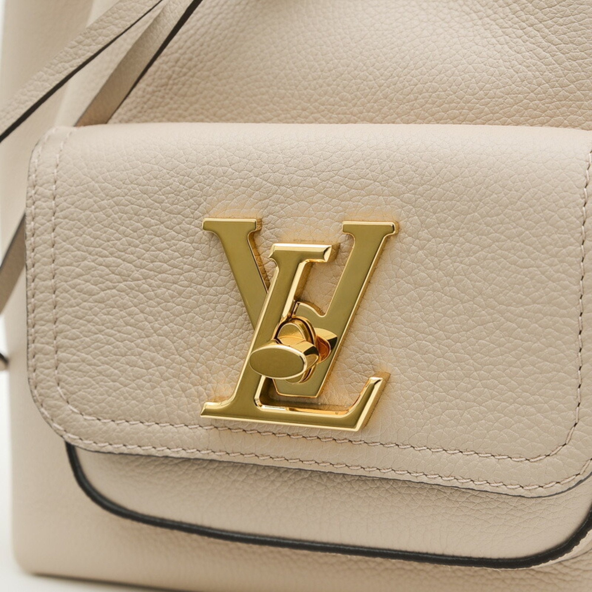 Louis Vuitton Beige Grayish Leather Handbag Shoulder Bag (Pre-Owned)