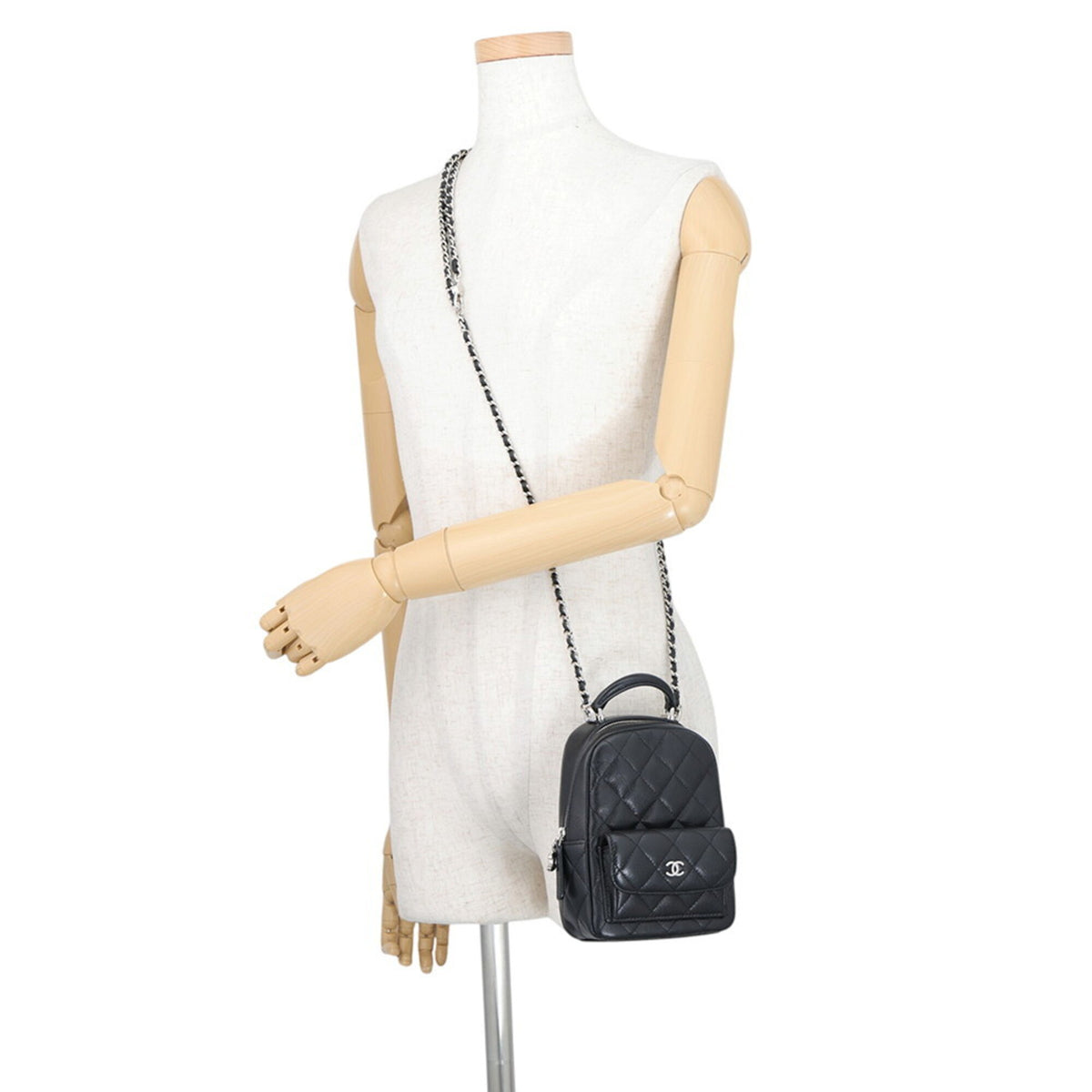 Chanel Matelasse Black Grained Calfskin Backpack Handbag Shoulder Bag (Pre-Owned)