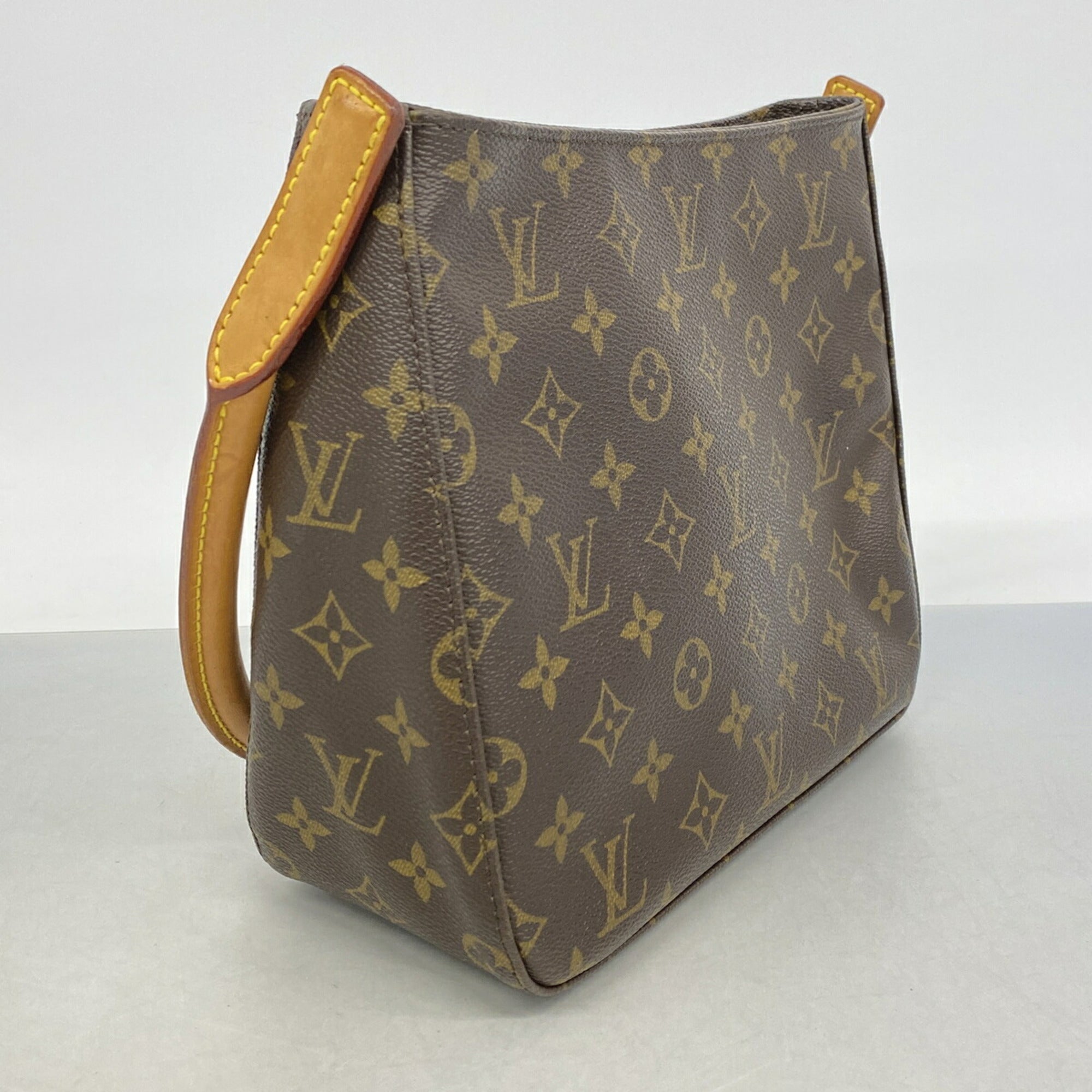 Louis Vuitton Brown Shoulder Bag (Pre-Owned)