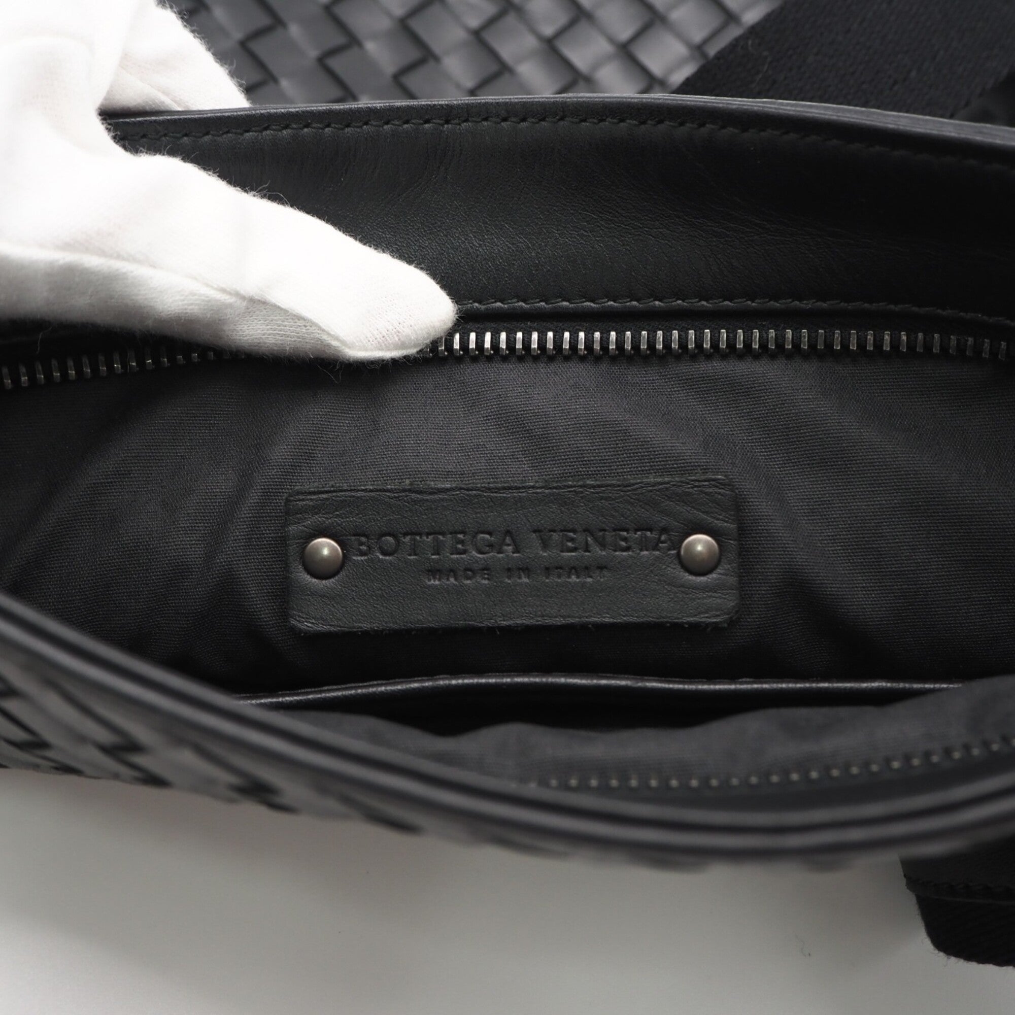 Bottega Veneta Intrecciato Black Leather Shoulder Bag (Pre-Owned)
