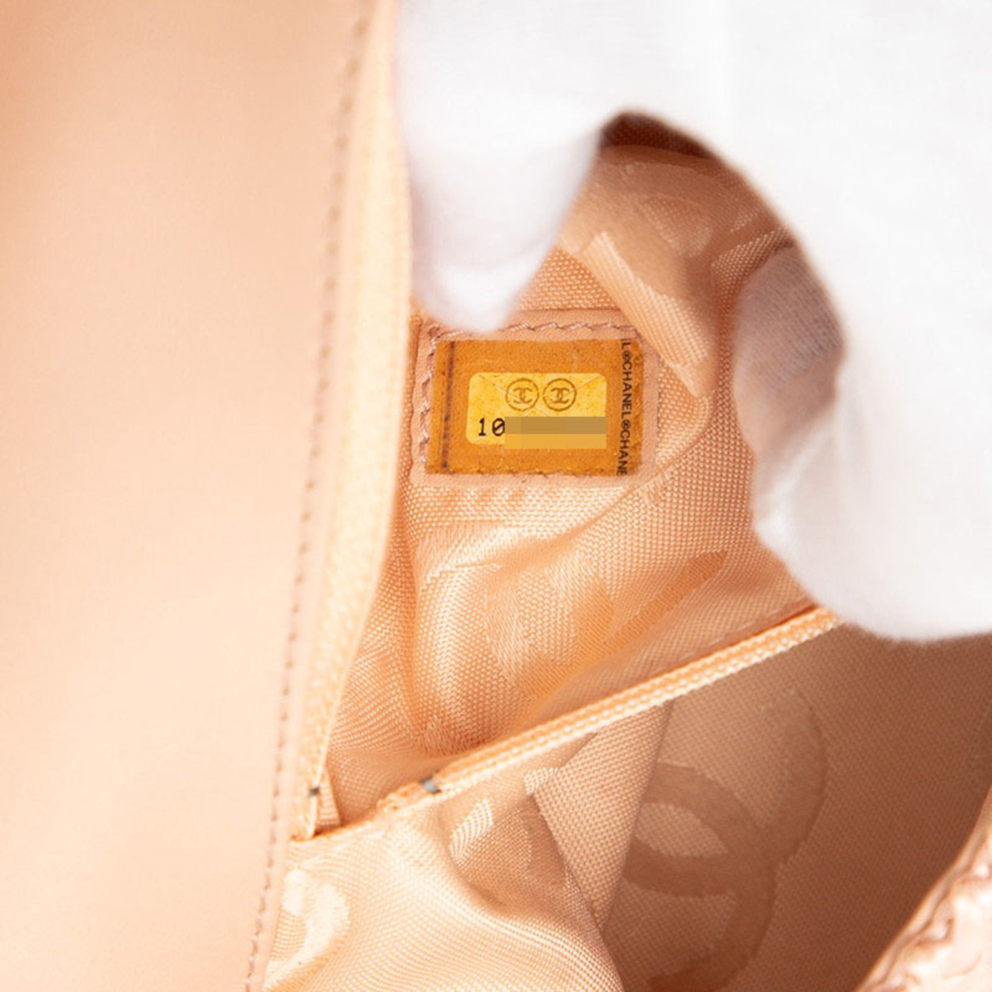 Chanel Pink Straw Shoulder Bag (Pre-Owned)