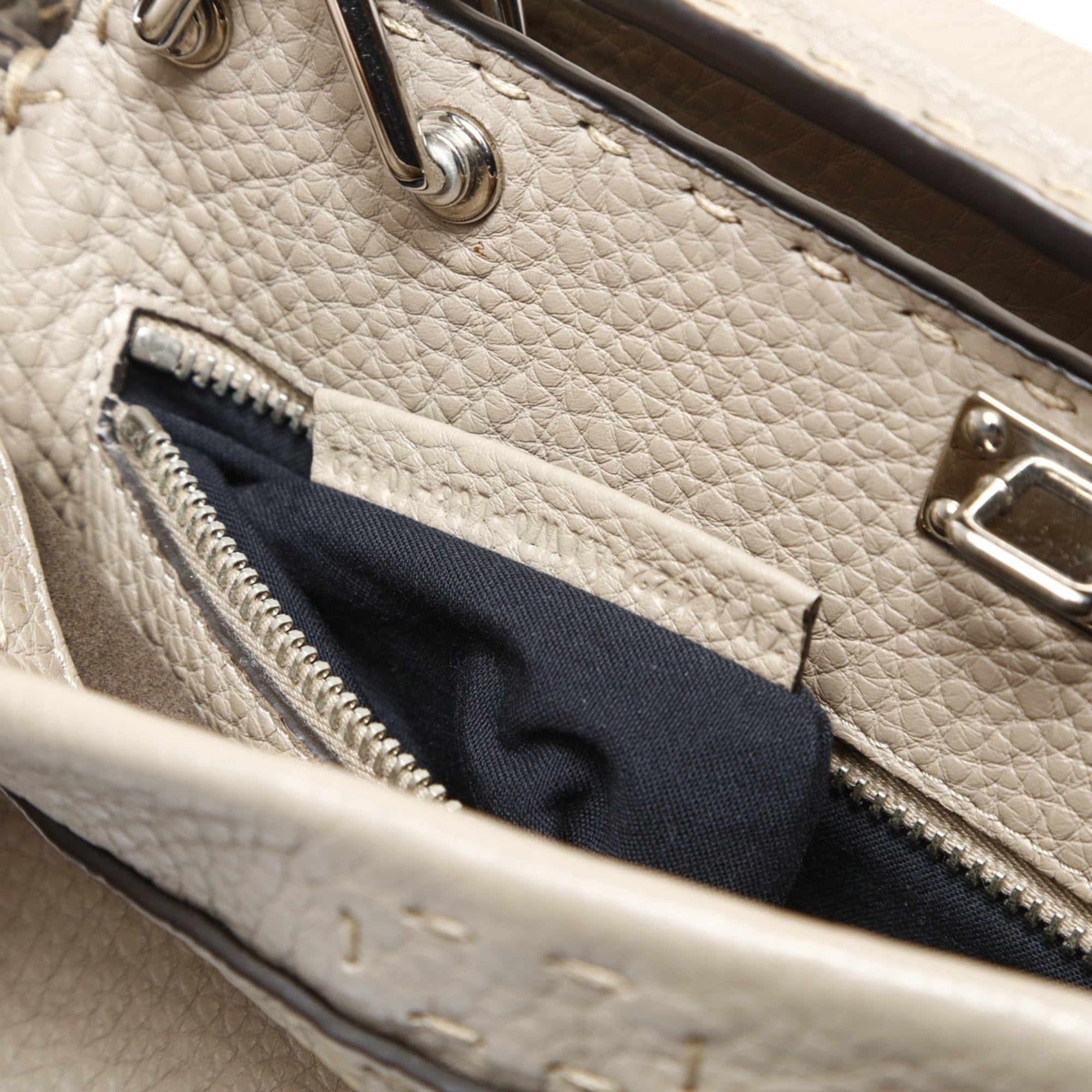 Fendi Peekaboo Gray Leather Shoulder Bag (Pre-Owned)