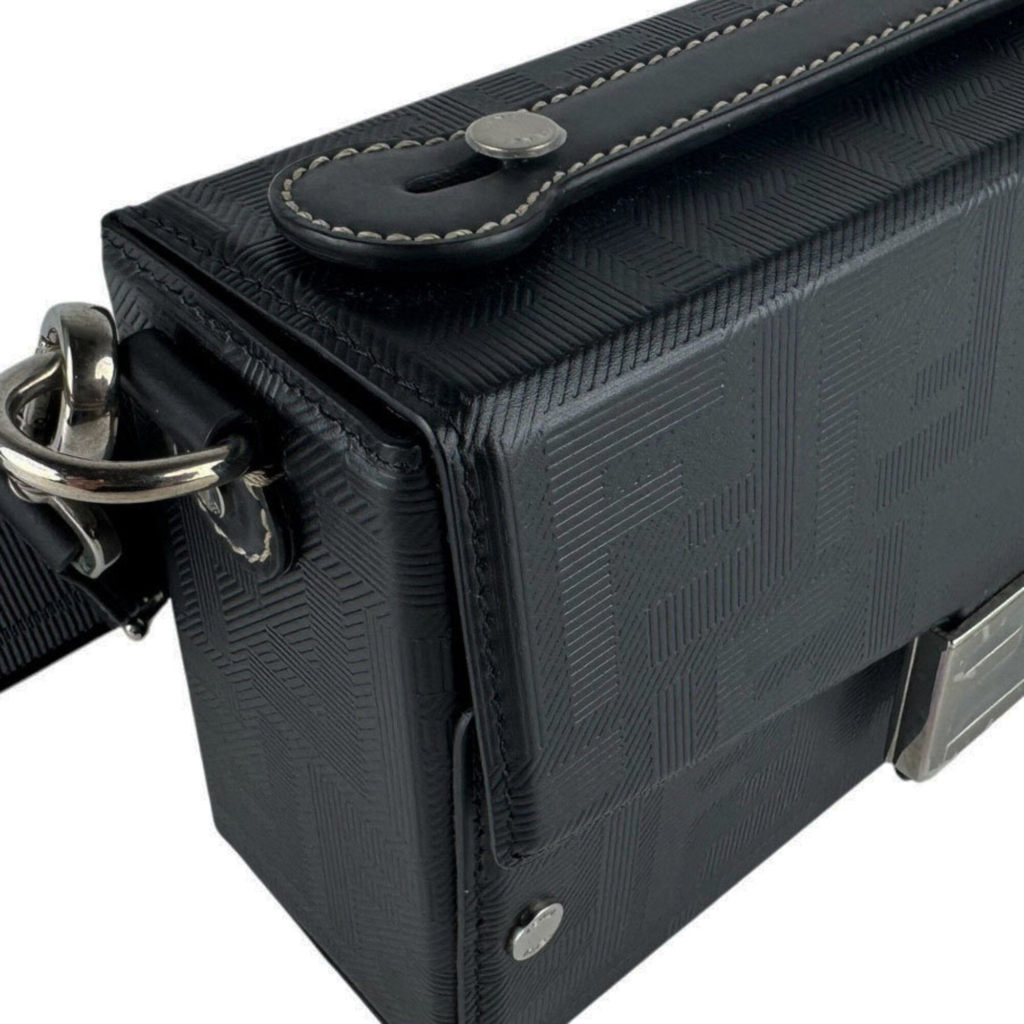 Fendi Black Leather Shoulder Bag (Pre-Owned)